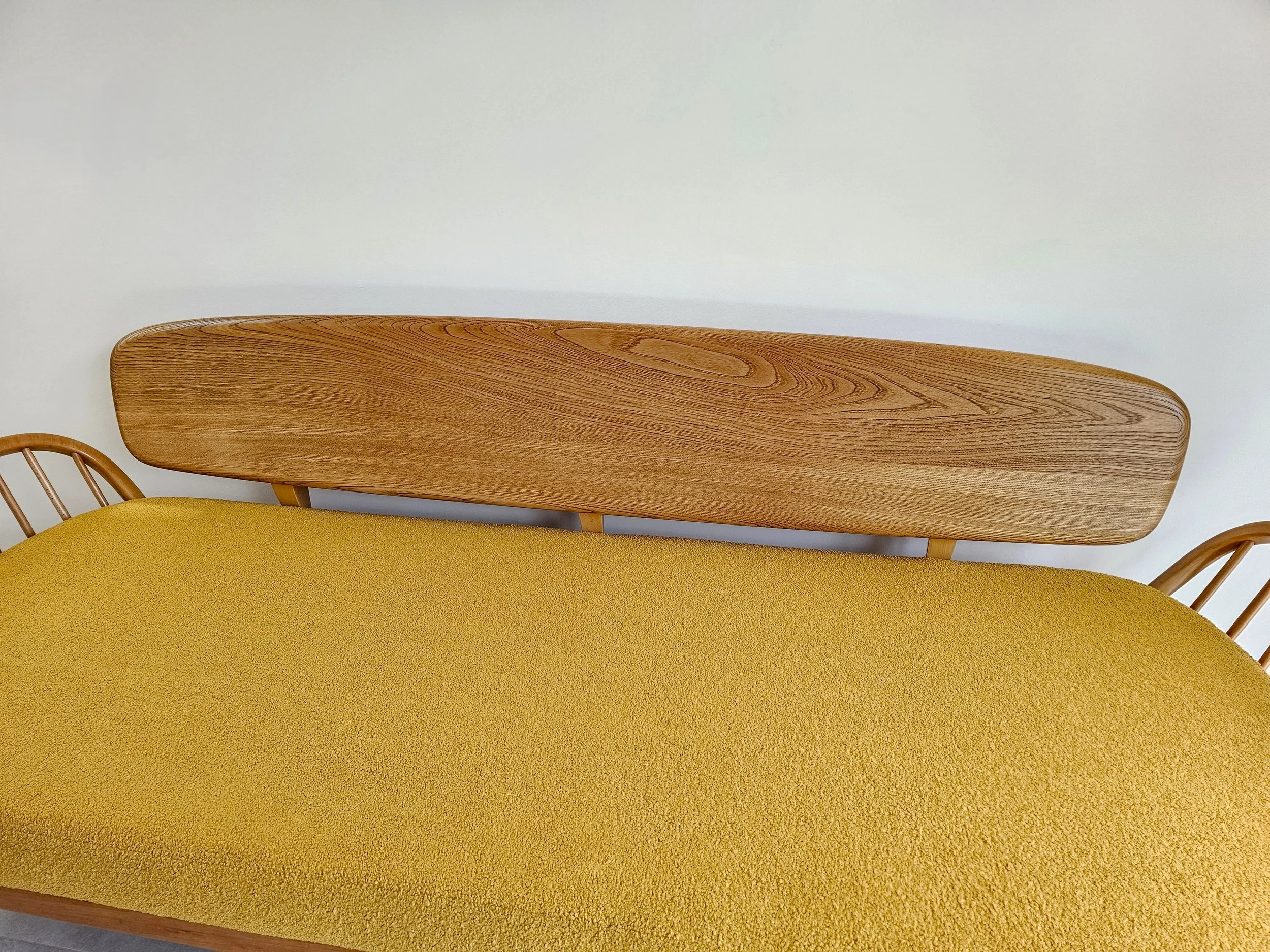 mustard backboard c.jpg