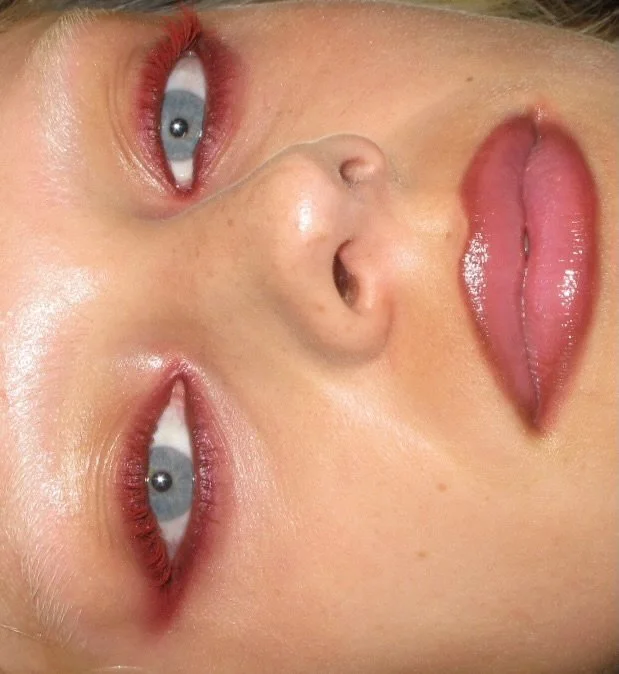 Cherry-pink makeup and glass balmy skin 💎