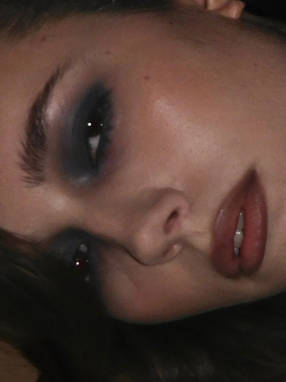 Charcoal smoked-out eye on @jocelynxrobbins 
Hair by @lauraswainehair