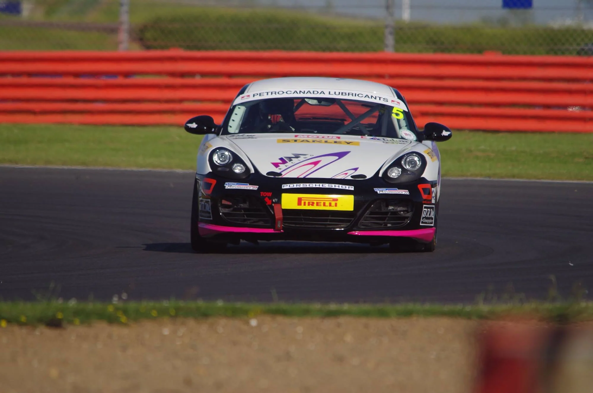 Nathalie_McGloin_Racer_Silverstone_Race_Front_Photo_'17.jpg