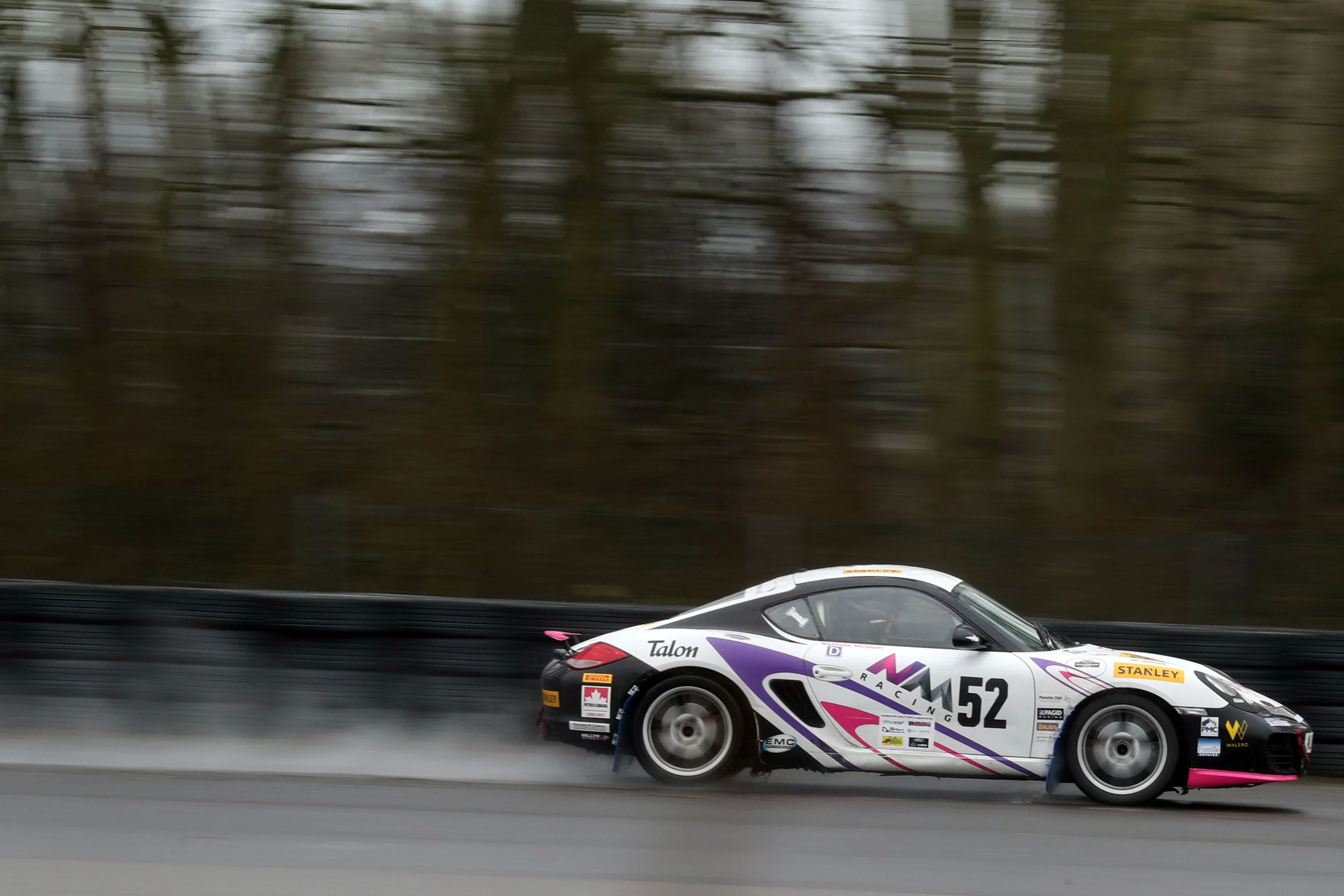 Rallying at Cadwell Park