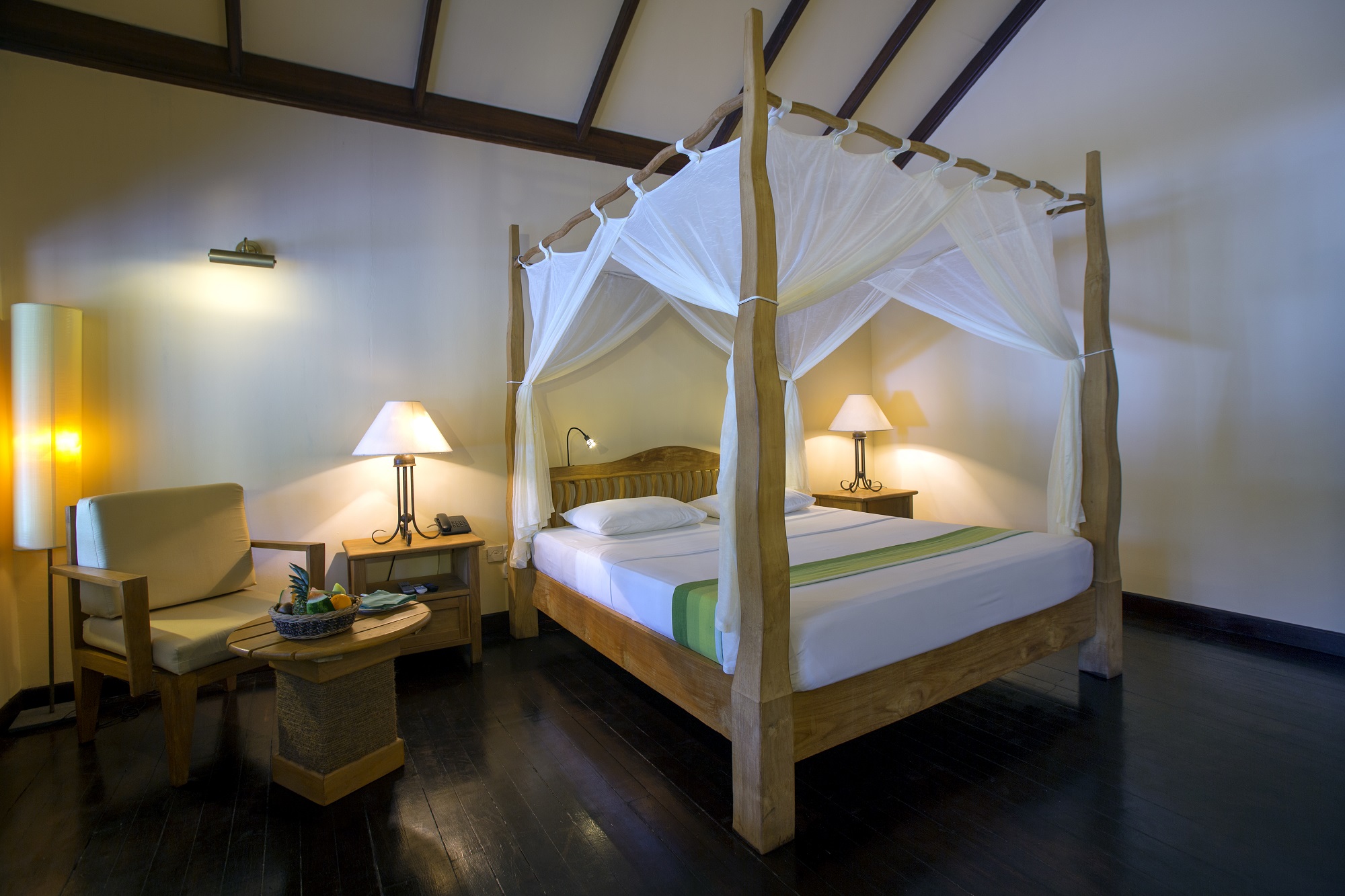 filitheyo-island-resort-maldive-superior-villa-interno-wadidestination.jpg