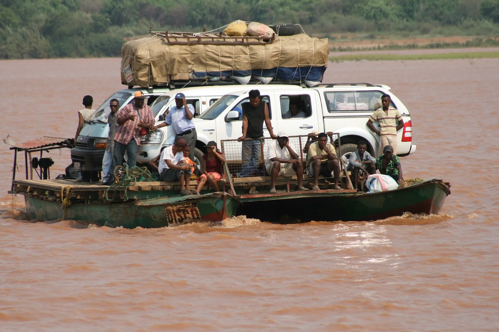 MADAGASCAR ZATTERA.JPG