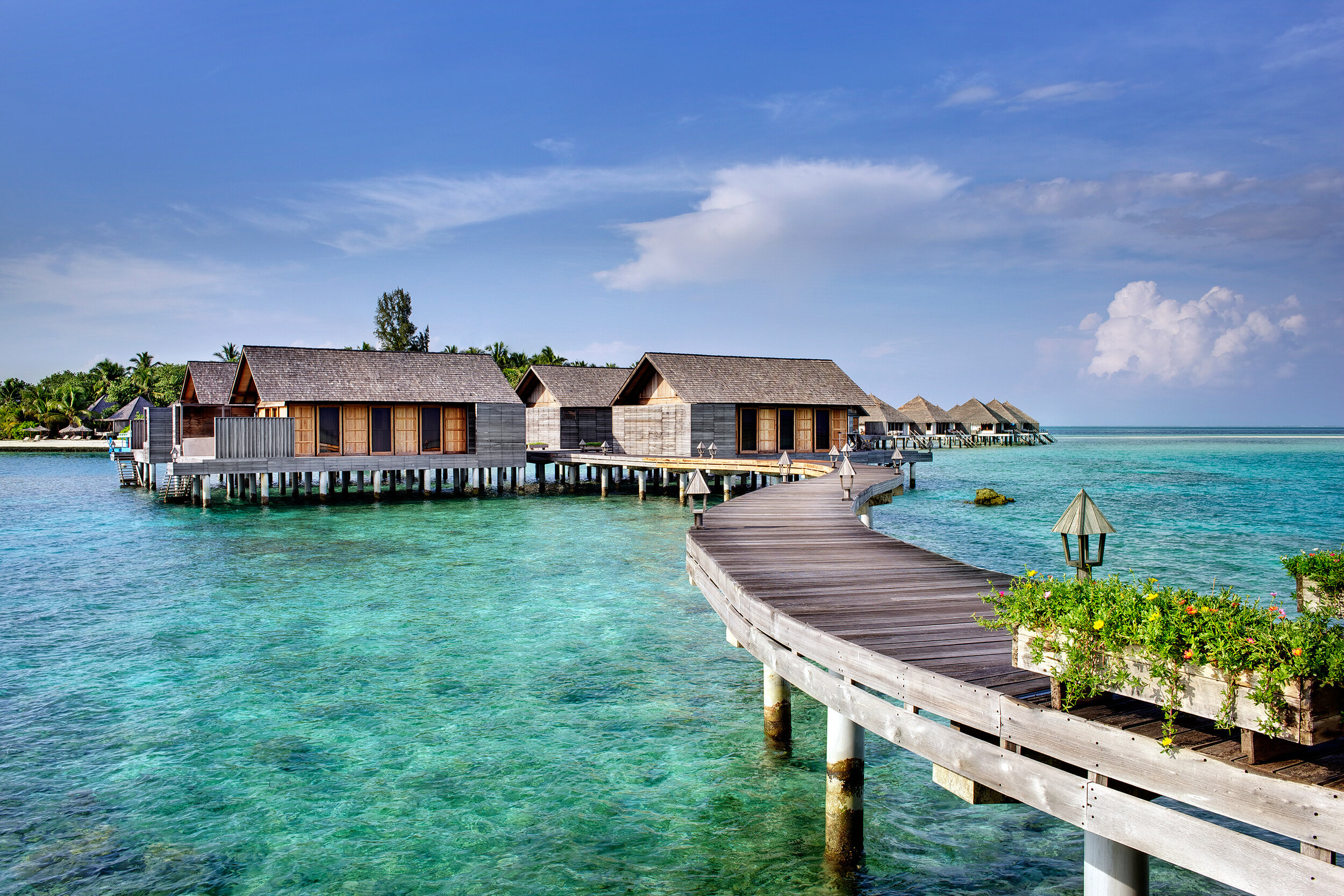 maldive-hotel-gangehi-overwater-villa-wadidestination.jpg