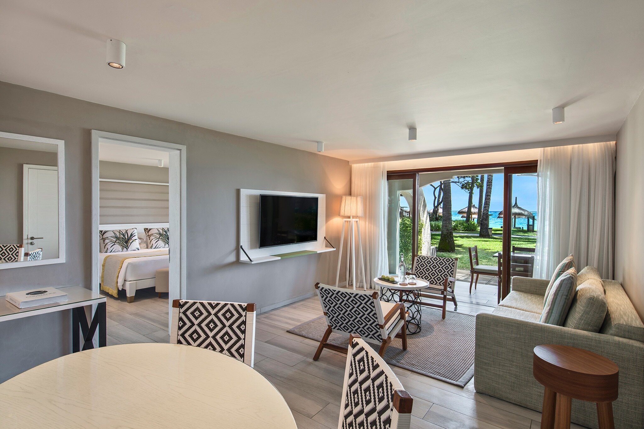 mauritius-constance-belle-mare-plage-deluxe-suite-wadidestination.jpg