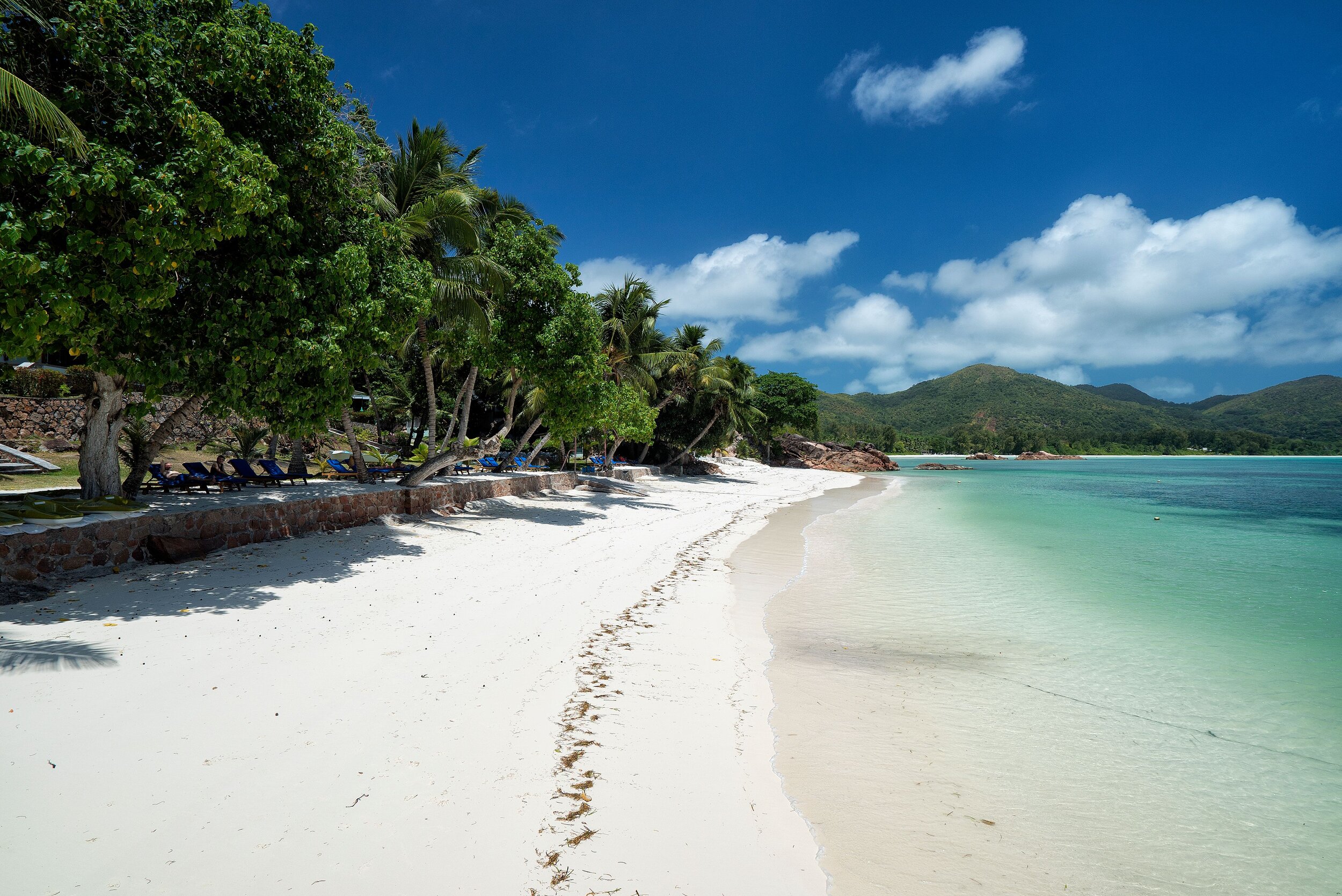 seychelles-praslin-archipel-hotel-anse-gouvernement-spiaggia-wadi-destination.jpg
