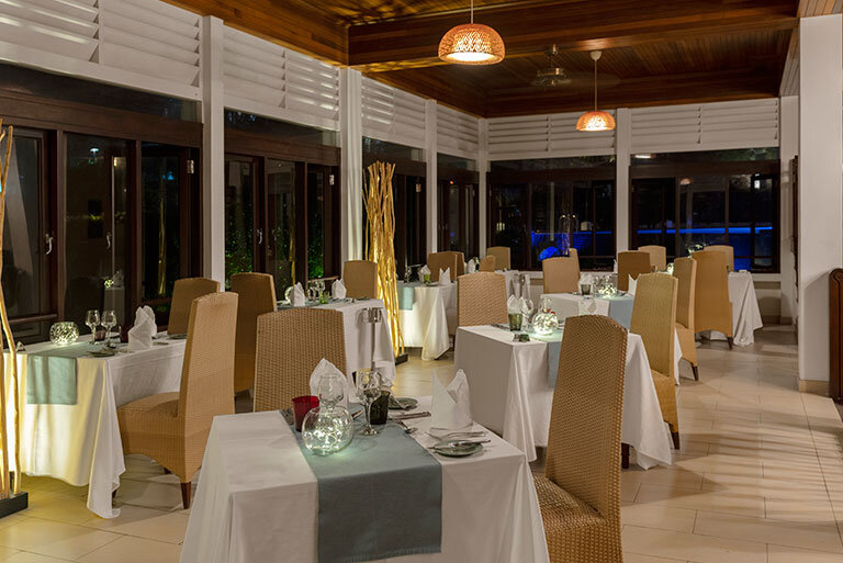 seychelles-praslin-archipel-hotel-ristorante-aerea-wadi-destination.jpg