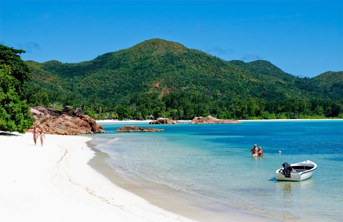 seychelles-praslin-archipel-hotel-spiaggia-wadi-destination.jpg