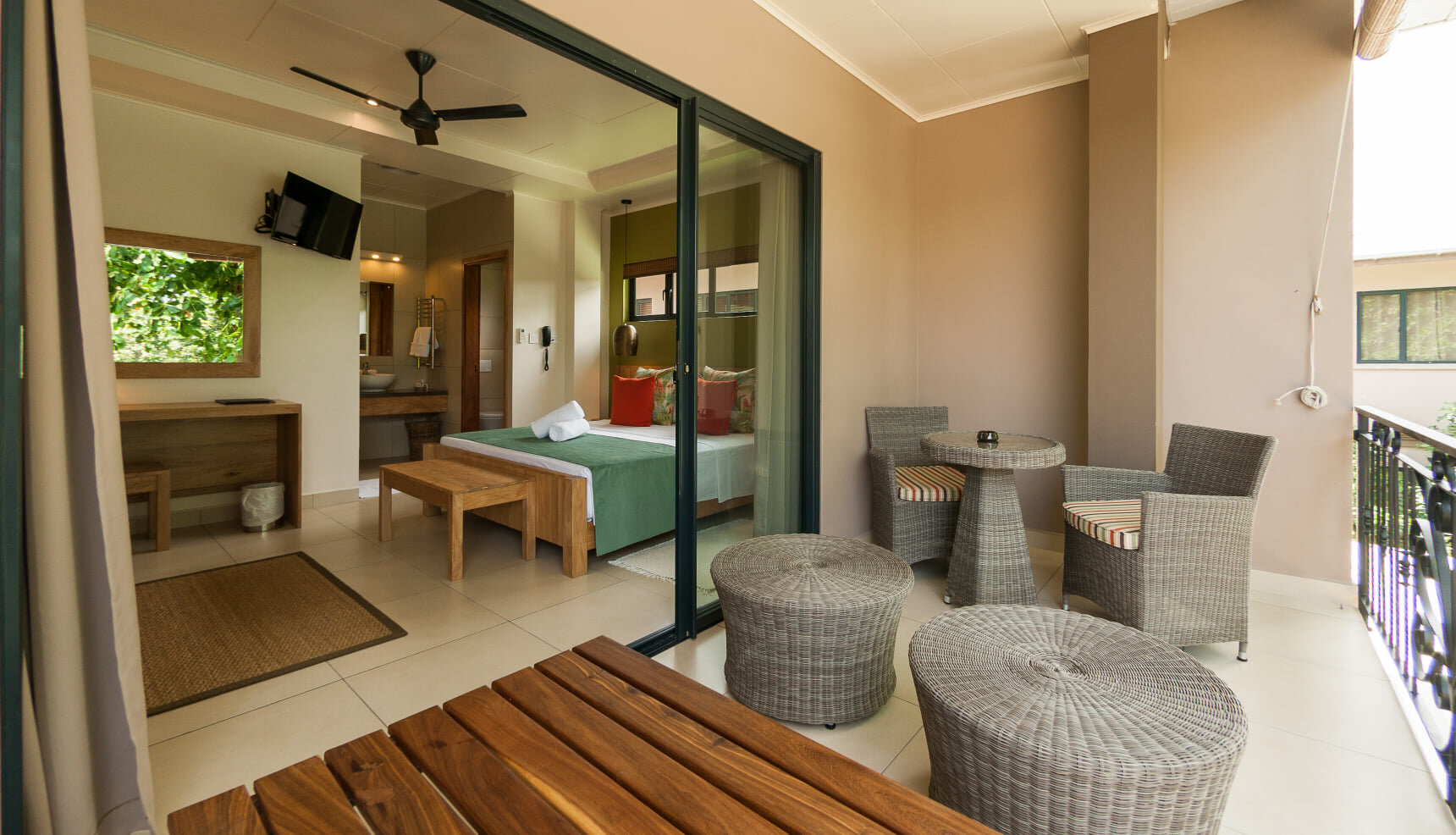 seychelles-la-digue-le-repair-boutique-hotel-camera-terrazza-wadi-destination.jpg