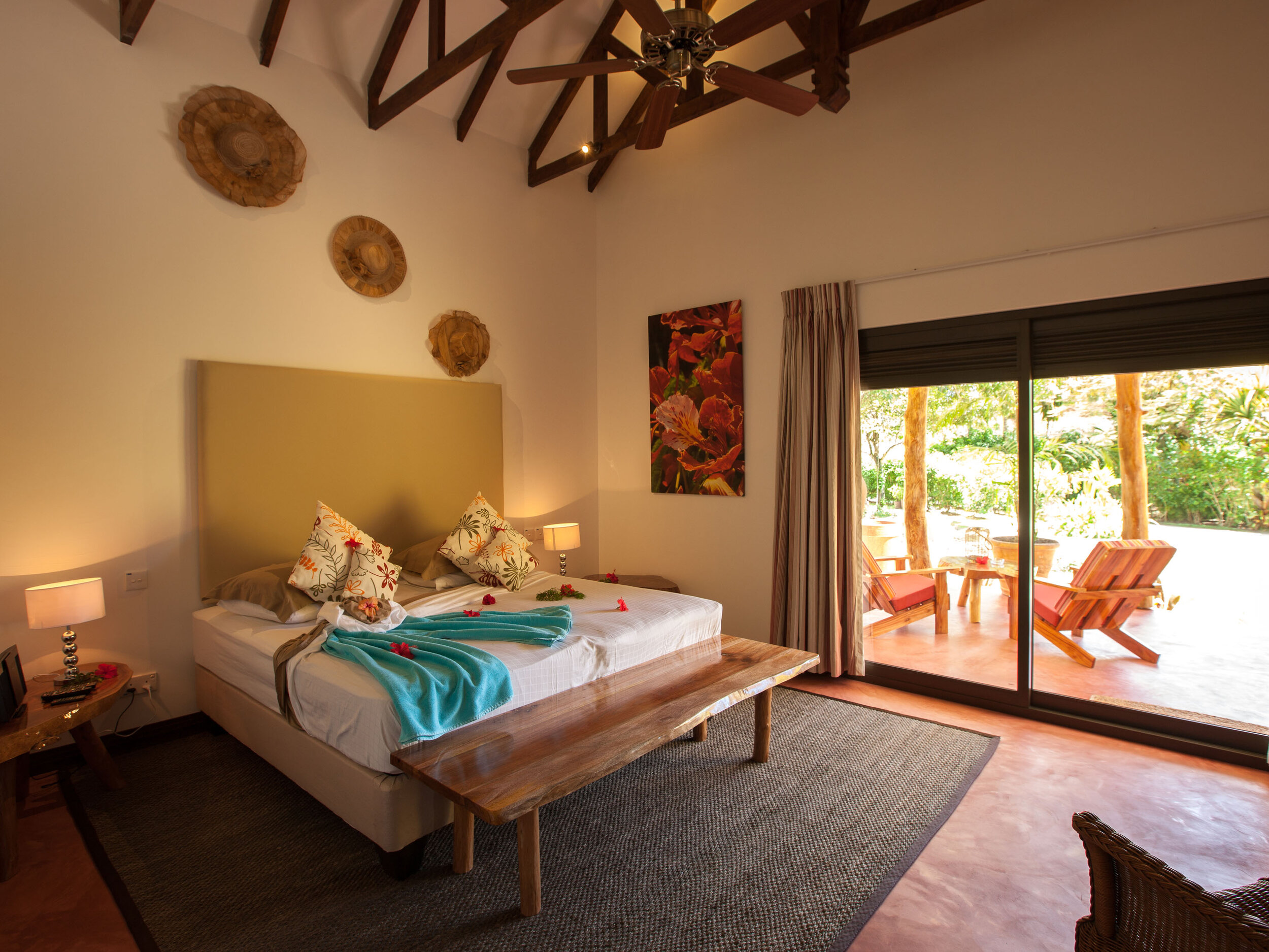seychelles-praslin-les-lauriers-eco-hotel-villa-inside-wadi-destination.jpg
