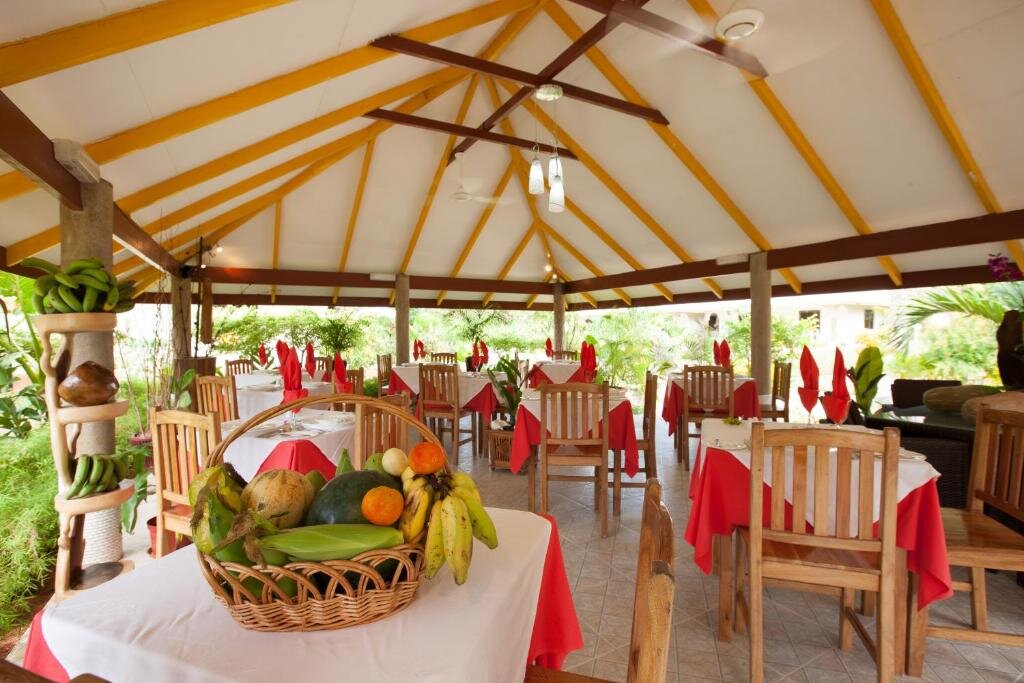 seychelles-etoile-labrine-guest-house-ristorante-isola-la-digue-wadi-destination.jpg