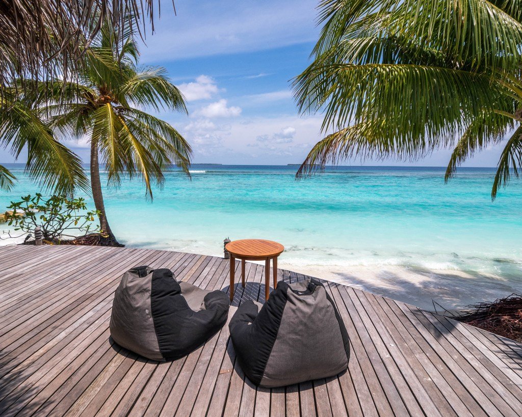 resort-maldive-coco-palm-dhuni-kolhu-lounge-area.jpg