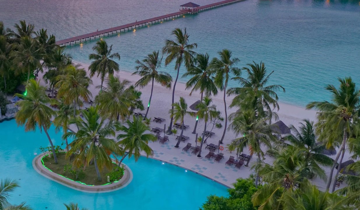 maldive-sun-island-resort-beach-pool-wadi-destination.jpg