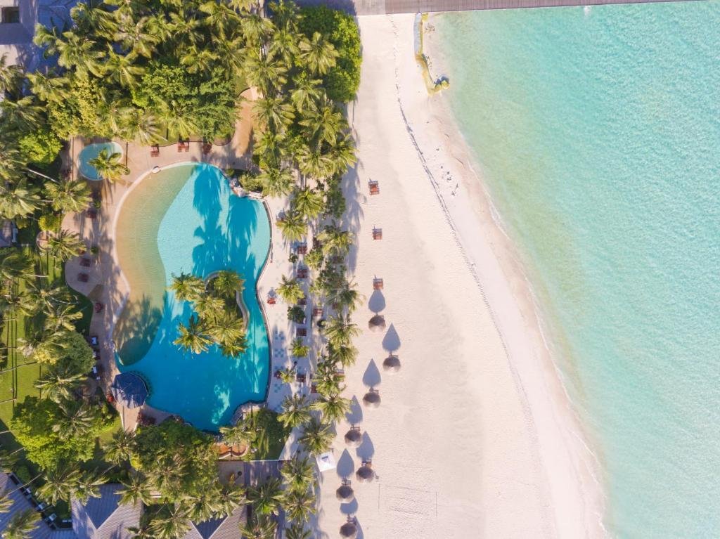 maldive-sun-island-resort-vista-aerea-piscina-wadi-destination.jpg