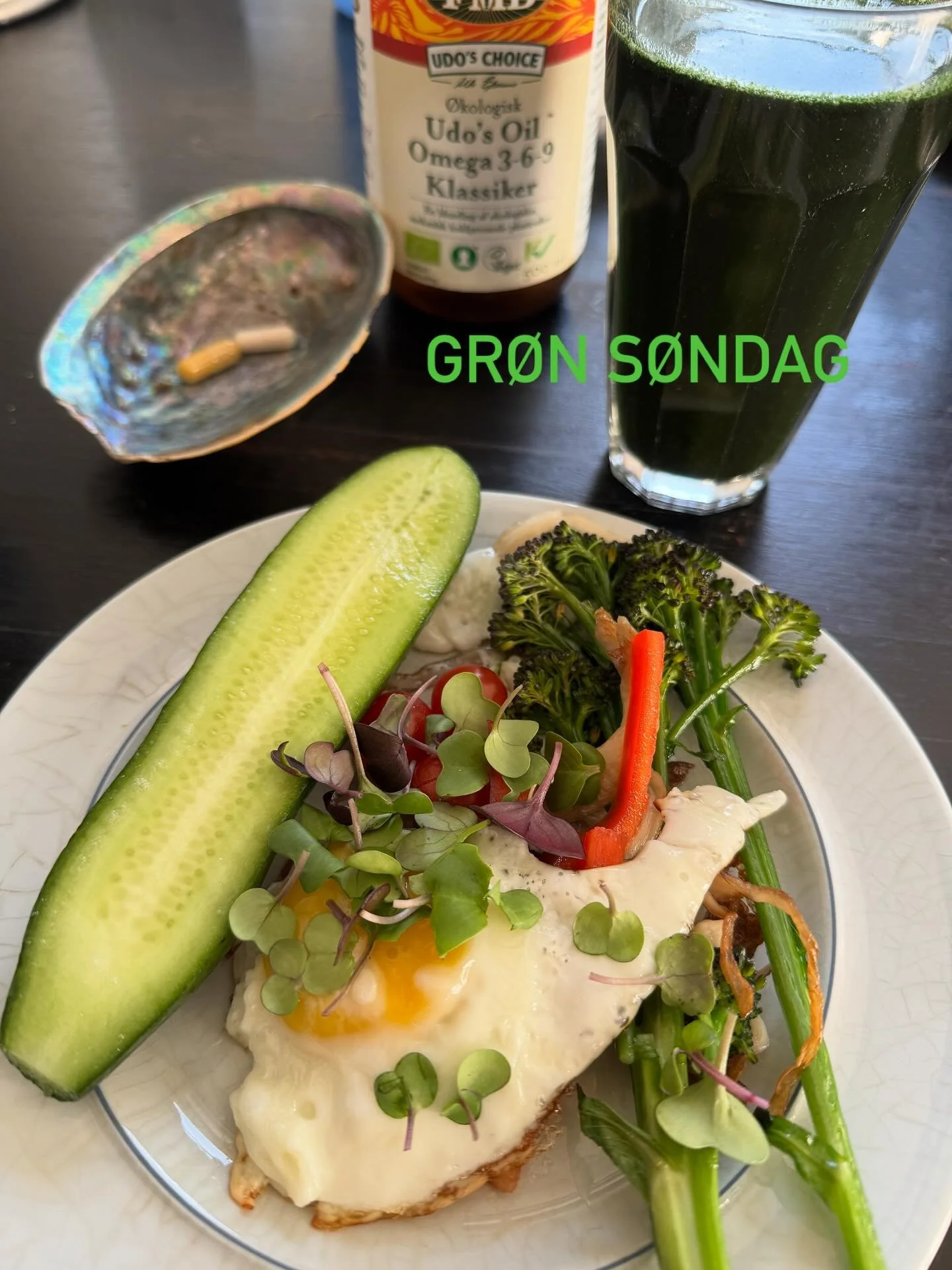 Reklame

Sund s&oslash;ndag morgen - helt enkelt 

&Oslash;stershatte og asparges broccoli p&aring; panden i selskab med et spejl&aelig;g

Og s&aring; lige de daglige kosttilskud 🥰

Multivitamintablet 
Super Advanced Adult Probiotika
Organic Oower G