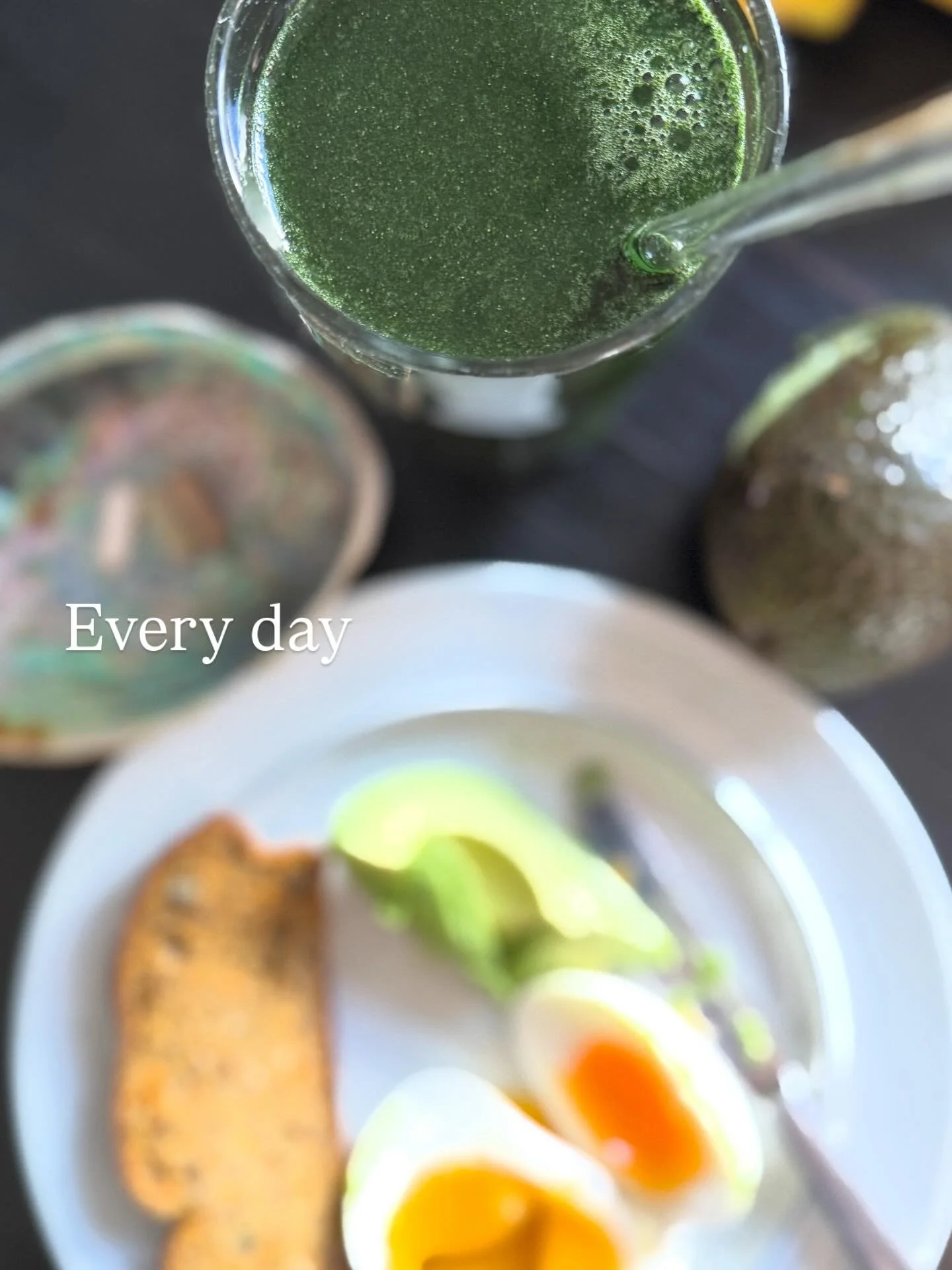 Reklame // Hver morgen starter med Power Greens fra @panaceadanmark. 

Ja, efterh&aring;nden kan jeg faktisk ikke undv&aelig;re den. 

Jeg tror p&aring;, at den gr&oslash;nne drik er med til at holde mig sund og energisk i en alder af 71. 

#powergre