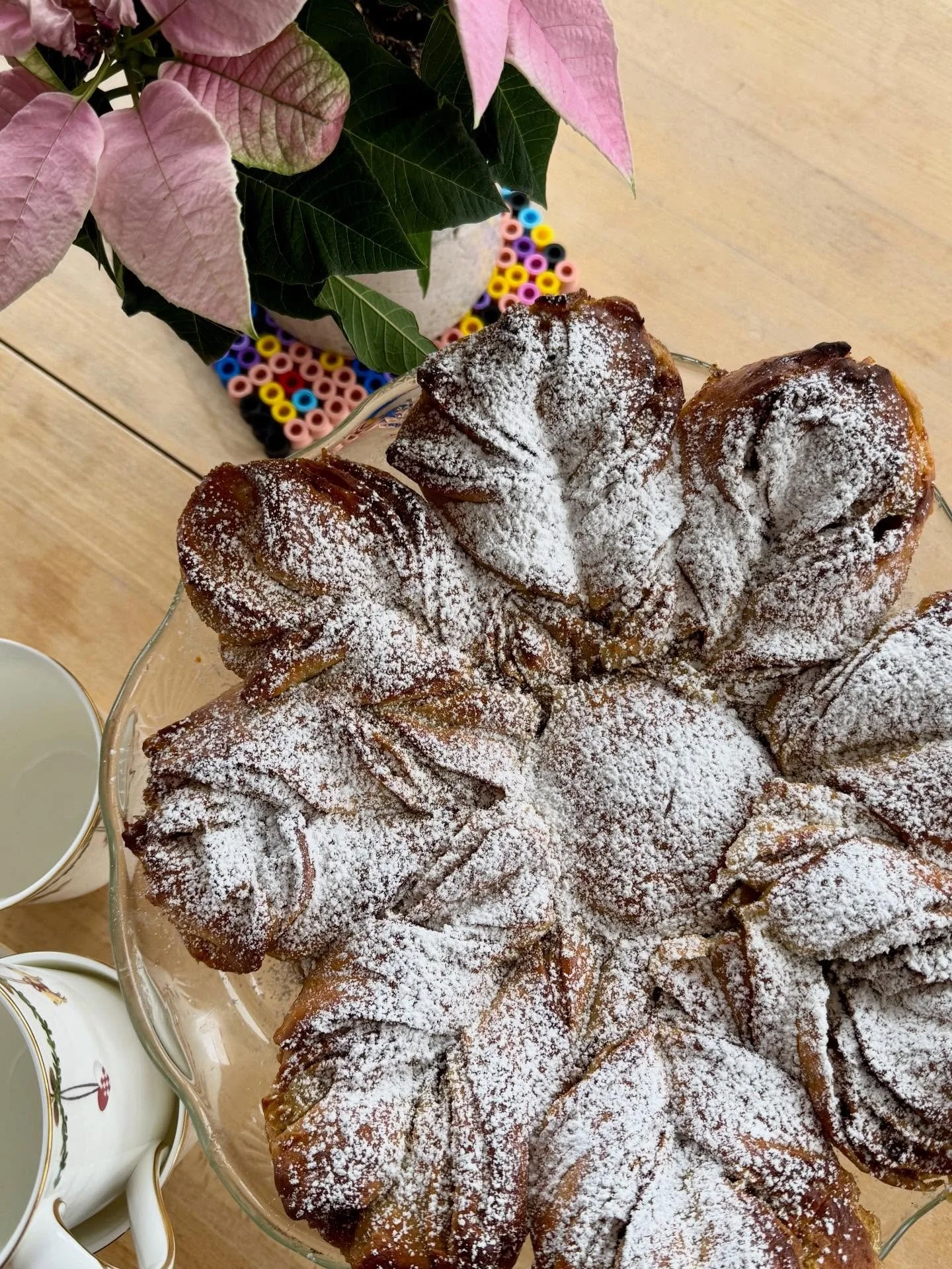 &Aring;rets f&oslash;rste julestjerne kage til mandagens g&aelig;st

Opskriften er fra @spisbedre 

#julestjerne #julestjernekage #spisbedre #kage