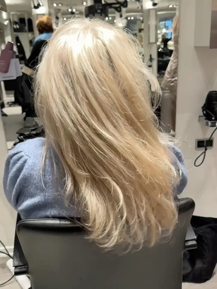 Dejligste fork&aelig;lelse hos min yndlingsfris&oslash;r 🥰

#fris&oslash;r #h&aring;rpleje #selvfork&aelig;lelse #fris&oslash;rbes&oslash;g