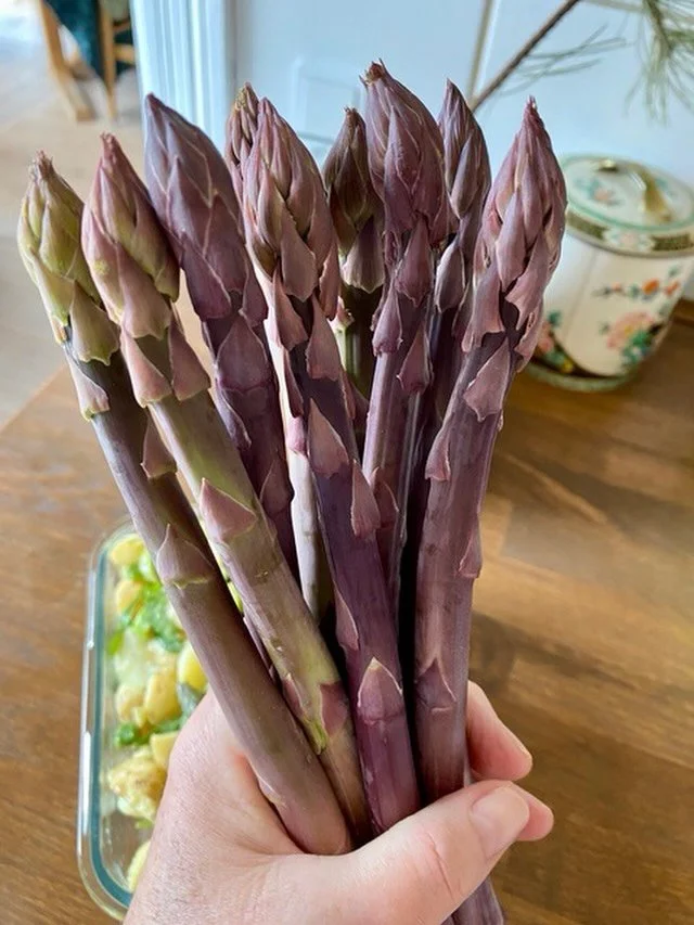 S&aring; er det nu - tid til at spise asparges - og tegn p&aring; for&aring;r 🌷

#asparges #for&aring;rsmad #letfrokost