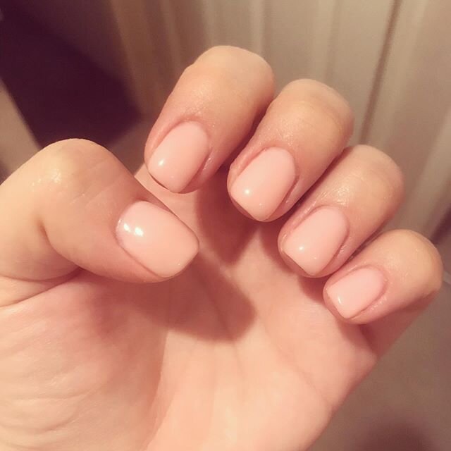 The Gel Bottle is amazing! 
it&rsquo;s hard wearing and could of lasted me longer than 3 weeks... Can&rsquo;t wait to share my new colours with you all 💅🏻💕 swipe for 3 weeks growth.
#thegelbottle #gelmanicure #beautytreatments #nudenails