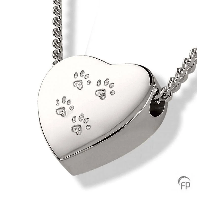 Heart_Pawprint_pendant.jpg