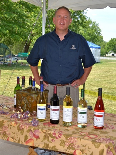 Jerry-Mueller-Serving-Wine.jpg