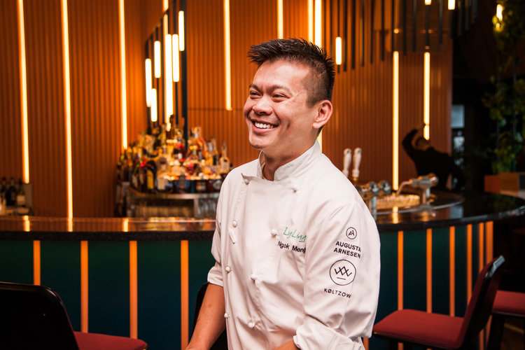 Originally from Singapore, Chef Meng has more than 20 years professional experience cooking Chinese cuisine.
