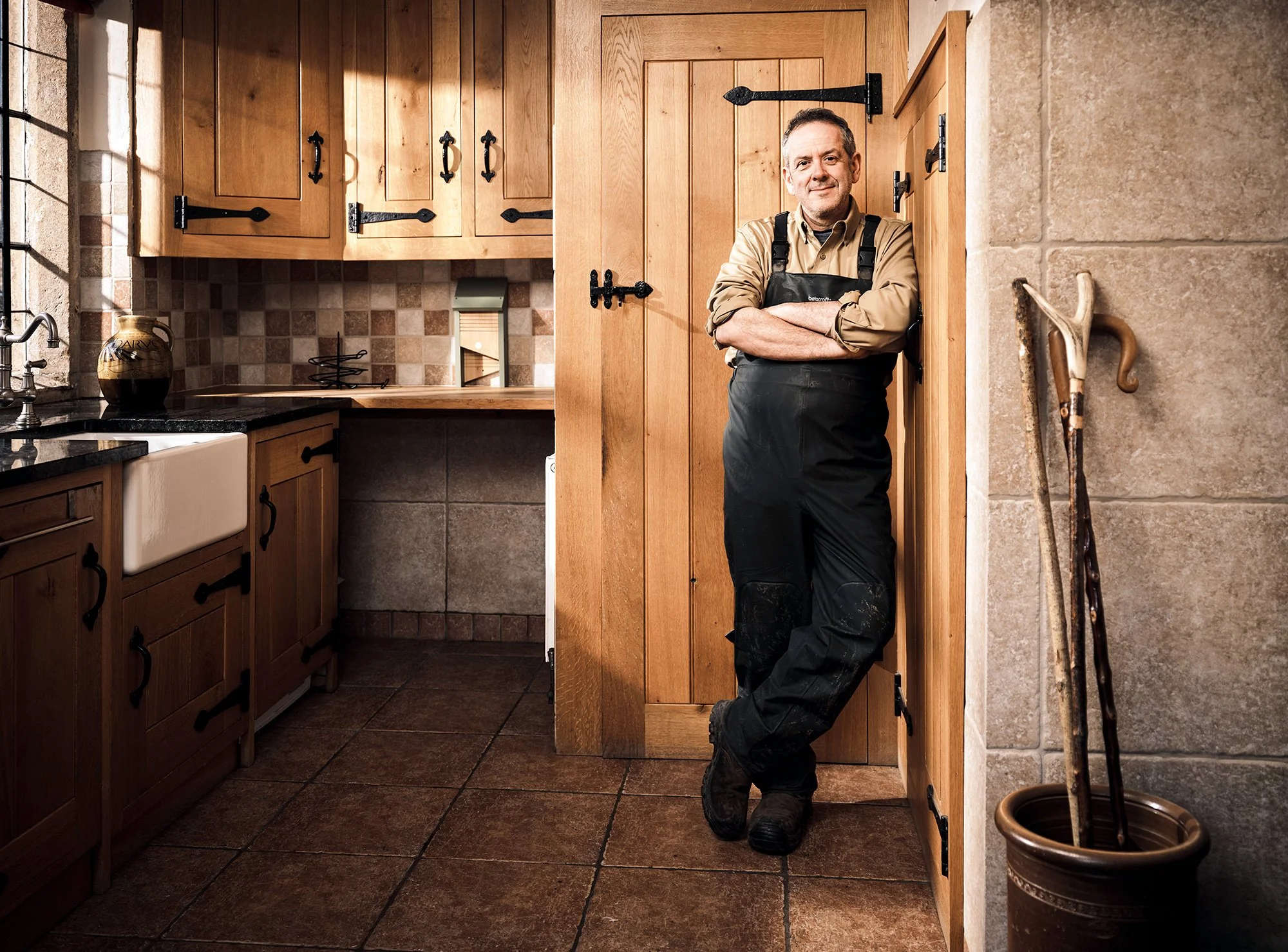 23-AGCO-Sean-location-kitchen-portrait-photoshoot-phillip-waterman-farm.jpg