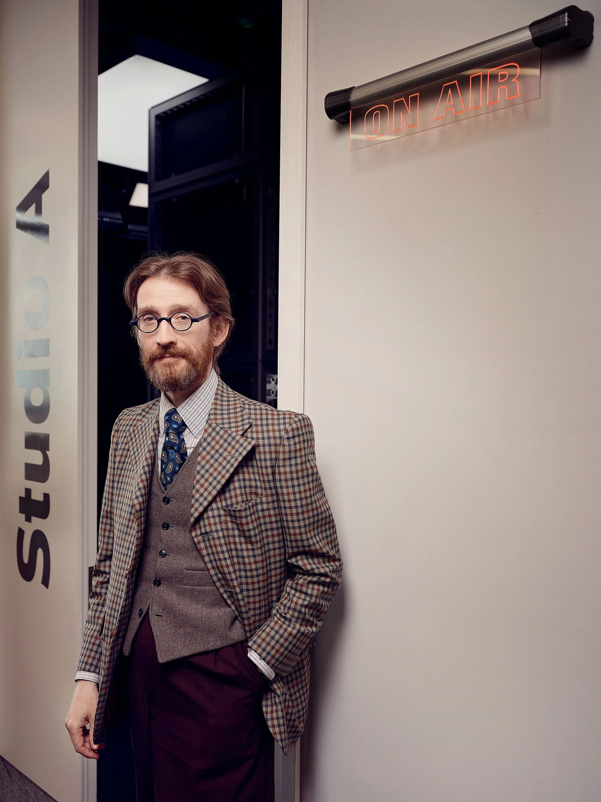 28_mike-phillip-london-reuters-waterman-tv-news-portrait.jpg