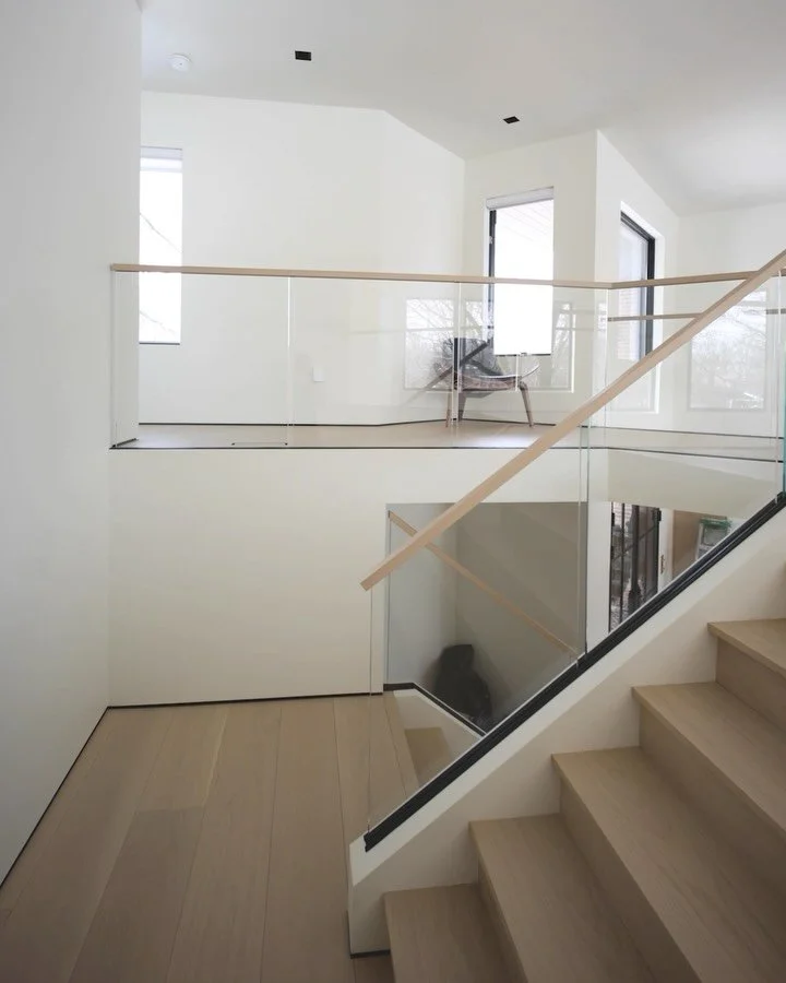 Hi! We are Oakvale Homes, specializing in complex large-scale residential projects. With lots of moving pieces, jobs like this require great software and systems behind the scenes - that&rsquo;s why we use @buildertrend to keep our employees, subcont