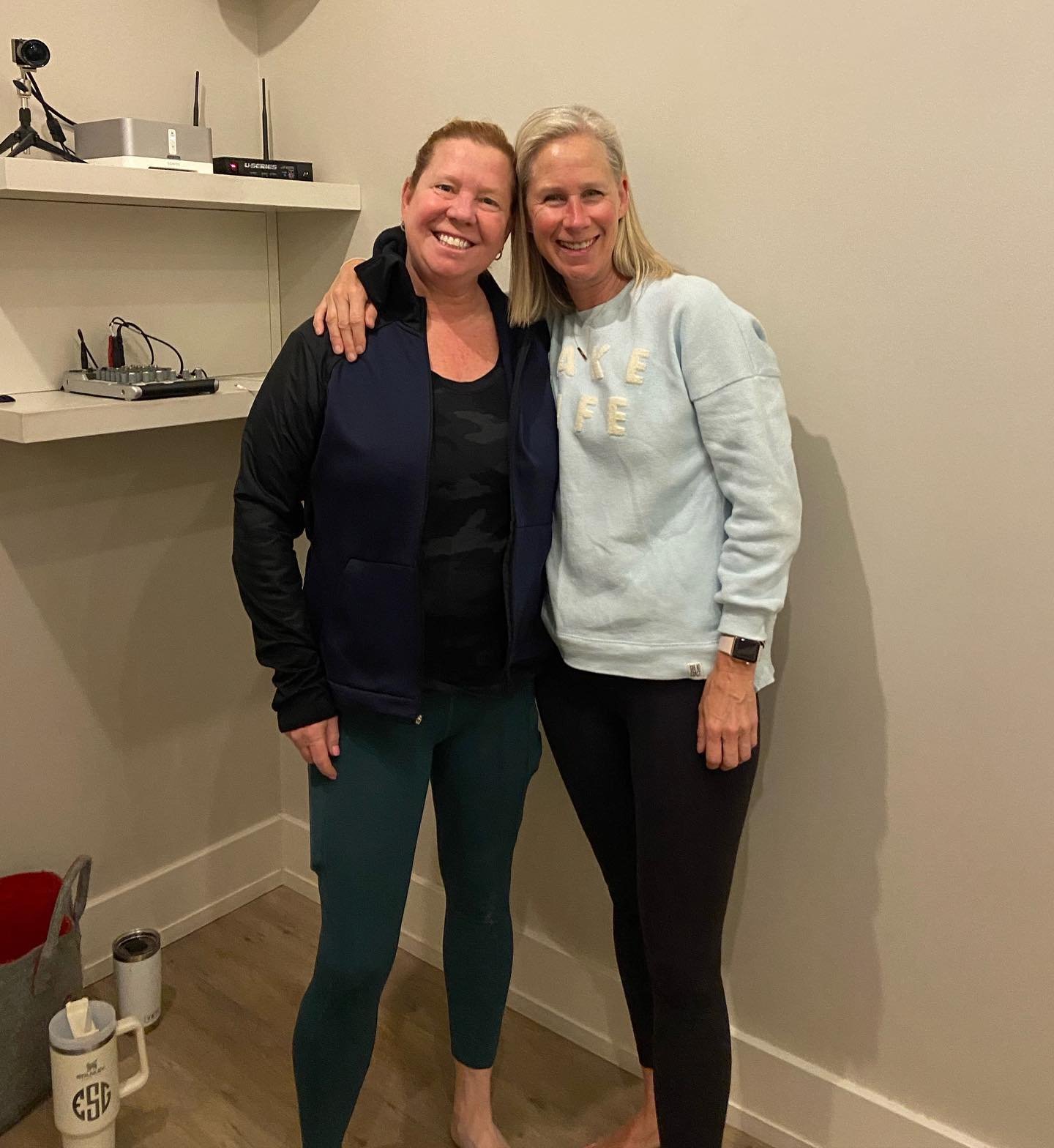 SO MUCH TO CELEBRATE // Holly Morgan rang in her 800th class at Toledo Yoga bright and early this morning with a Thursday HOT Sculpt! Such an incredible milestone, and even sweeter to celebrate it with friends! We are endlessly inspired by this duo +