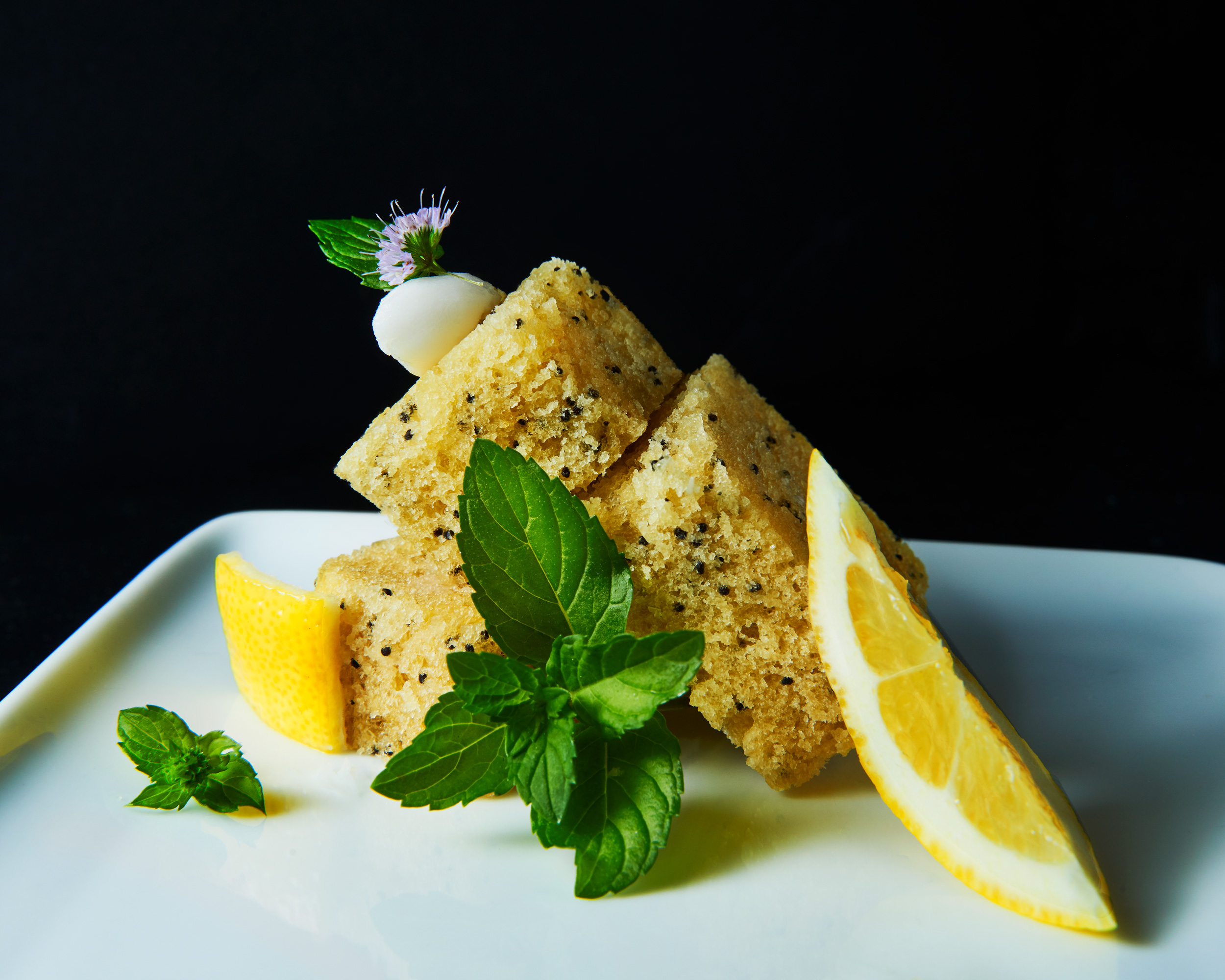 Lemon poppyseed cake