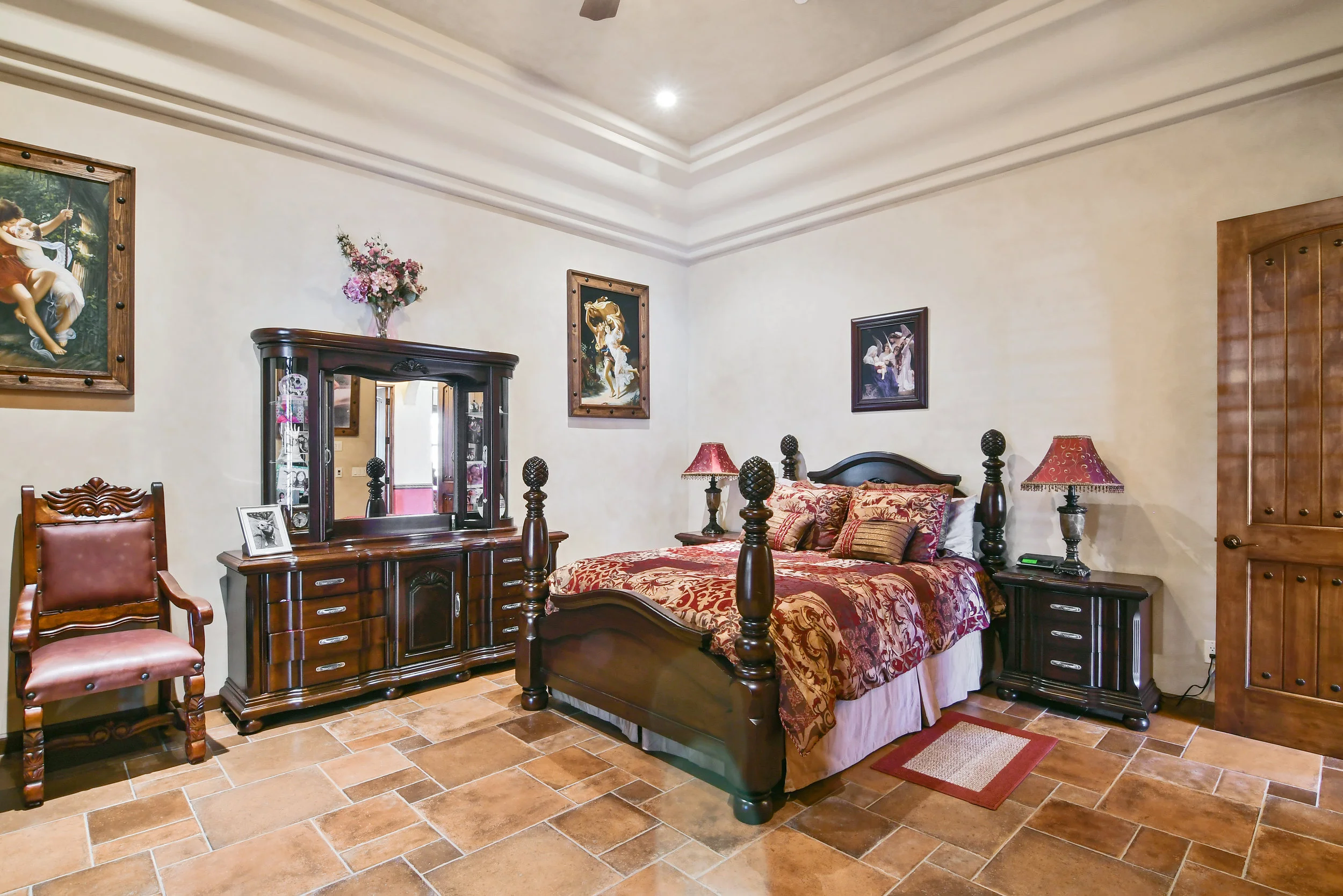 Bedroom 5- 138.jpg