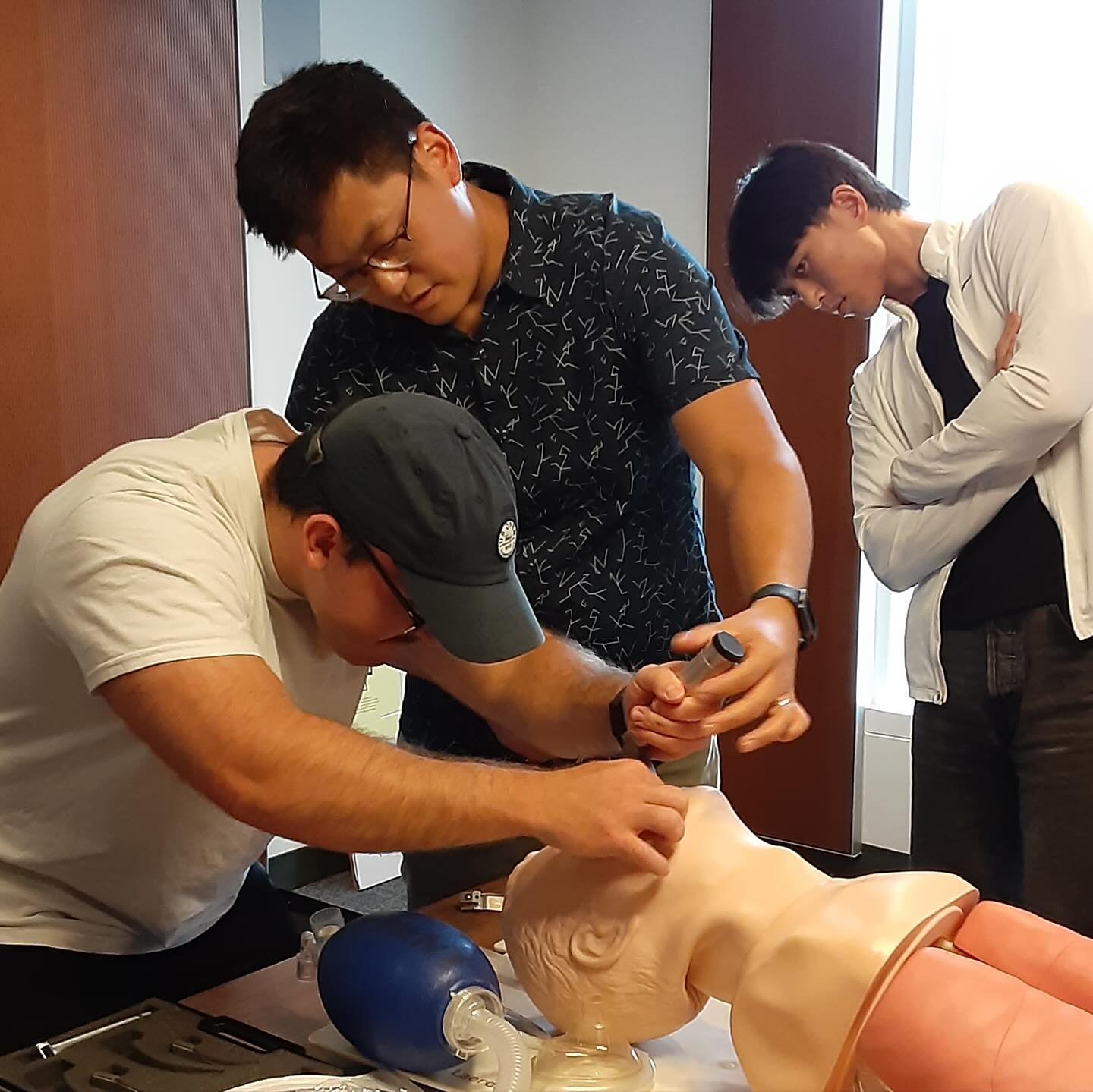 Major thanks to those who attended our CRNA event yesterday in both zoom and in-person and special kudos to former chapter president, Tim Shi, for sharing his expertise. Thanks to @menatnyu for the collab! 🤝