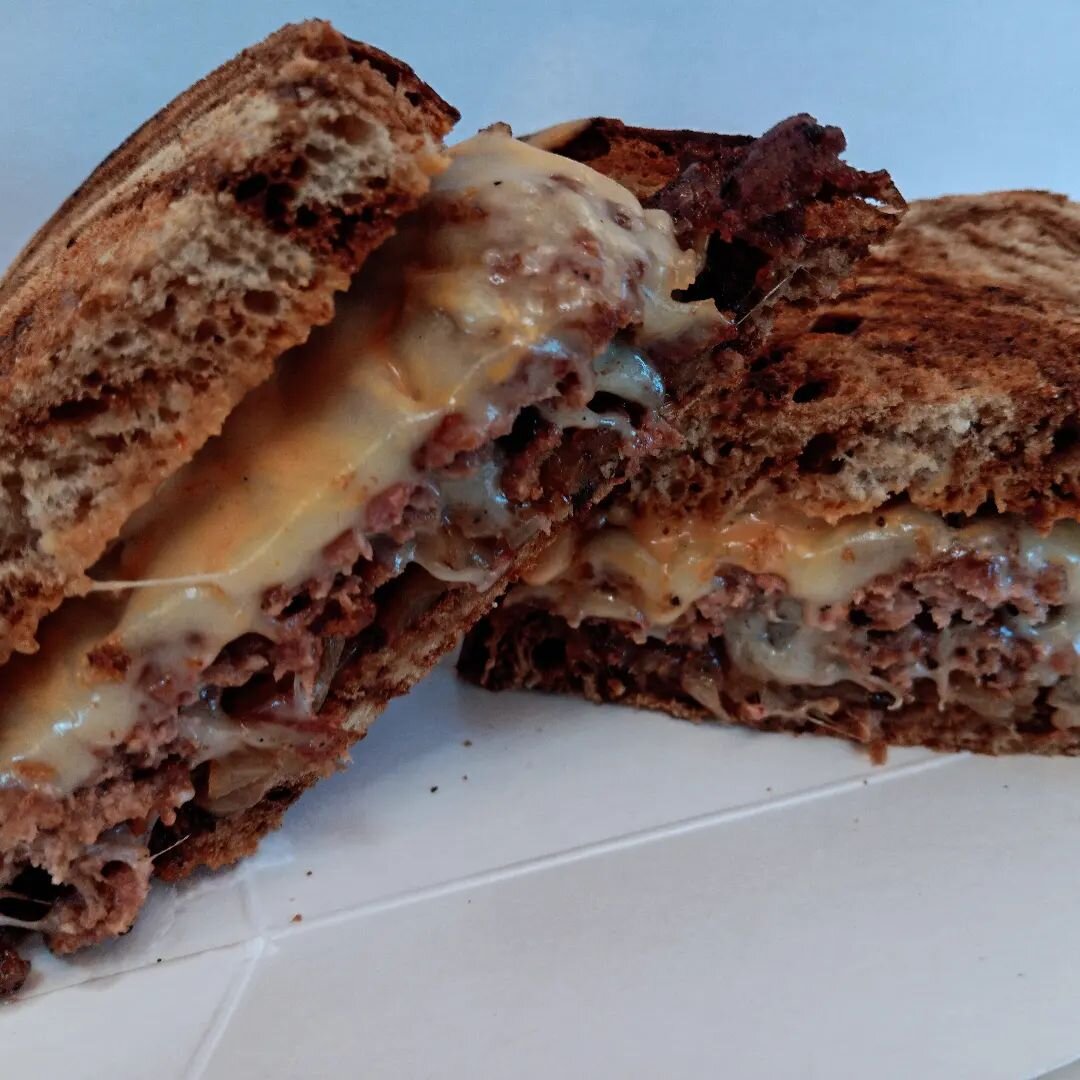 Patty melt at its finest. Marbled Rye, Swiss cheese, caramelized balsamic onions, two 3oz patties, and thousand island dressing.