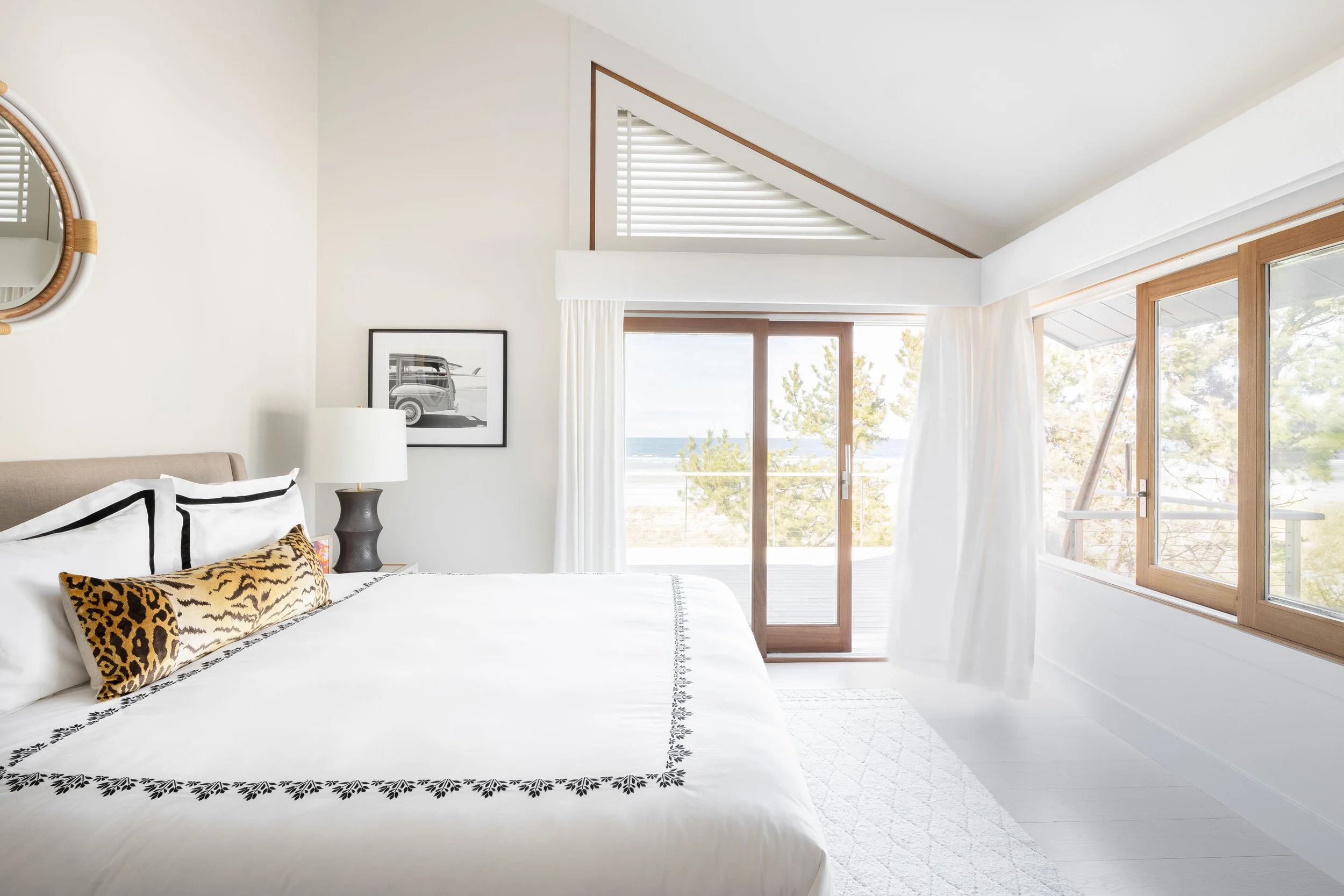 Mid-Century Modern Beach House — RBA Architecture Inc.