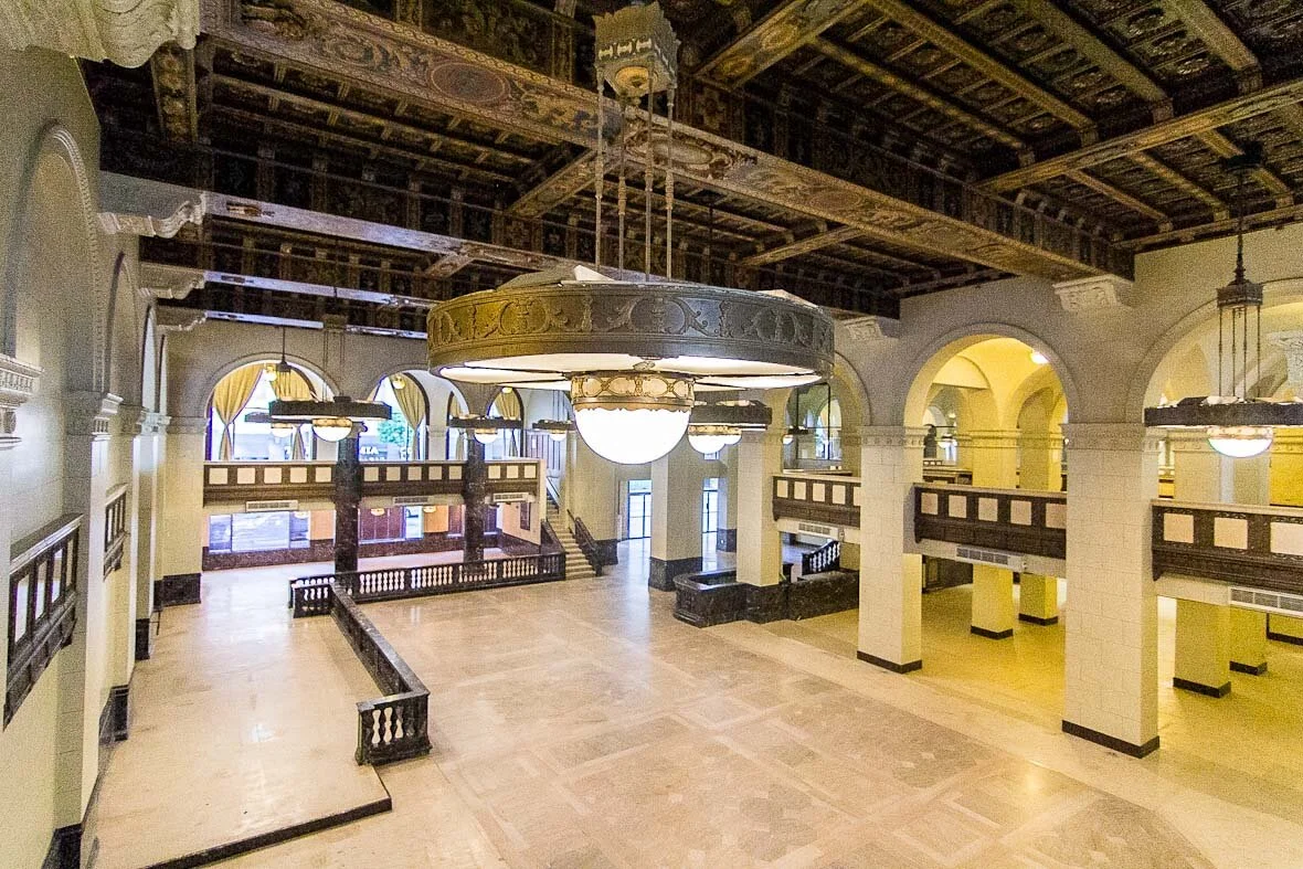 THE MAJESTIC DOWNTOWN