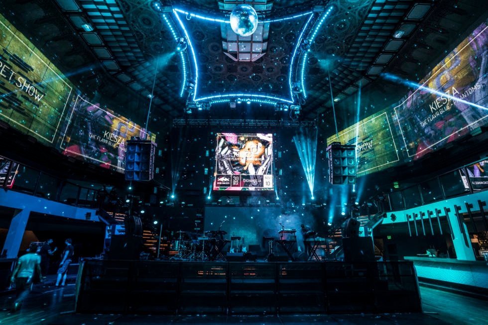 How to Pick the Best Venue for a Themed New Year Celebration 