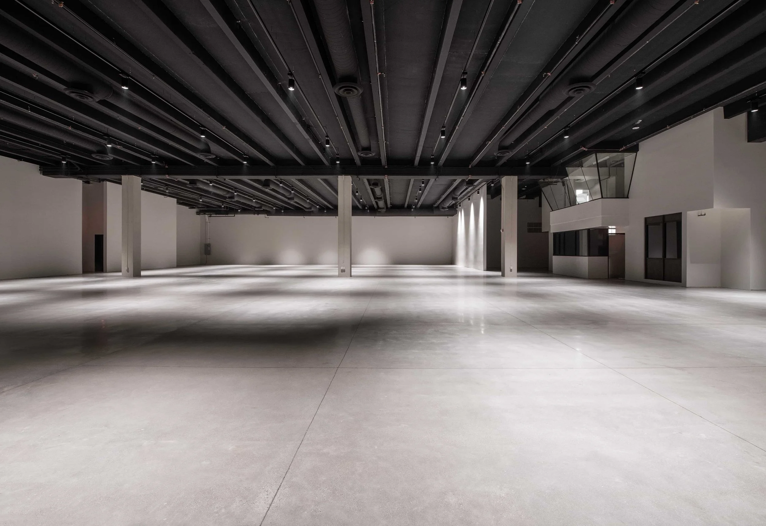 (nya WEST) - The Main Room C.jpg
