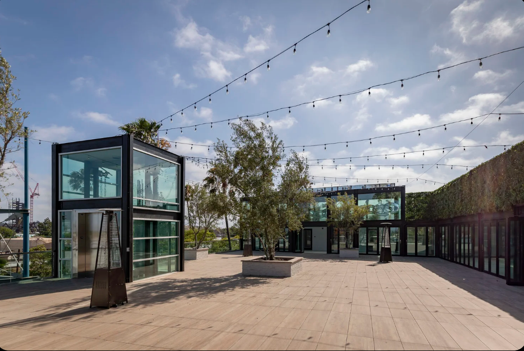 What Should Couples Know Before Booking Rooftop Venues in Los Angeles?