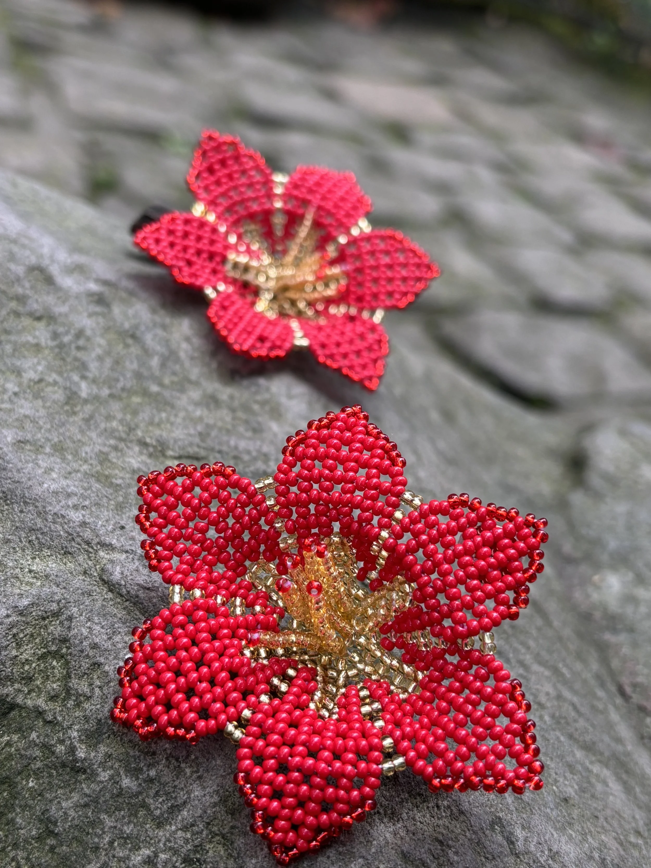 Tica - 6 Petals Stud