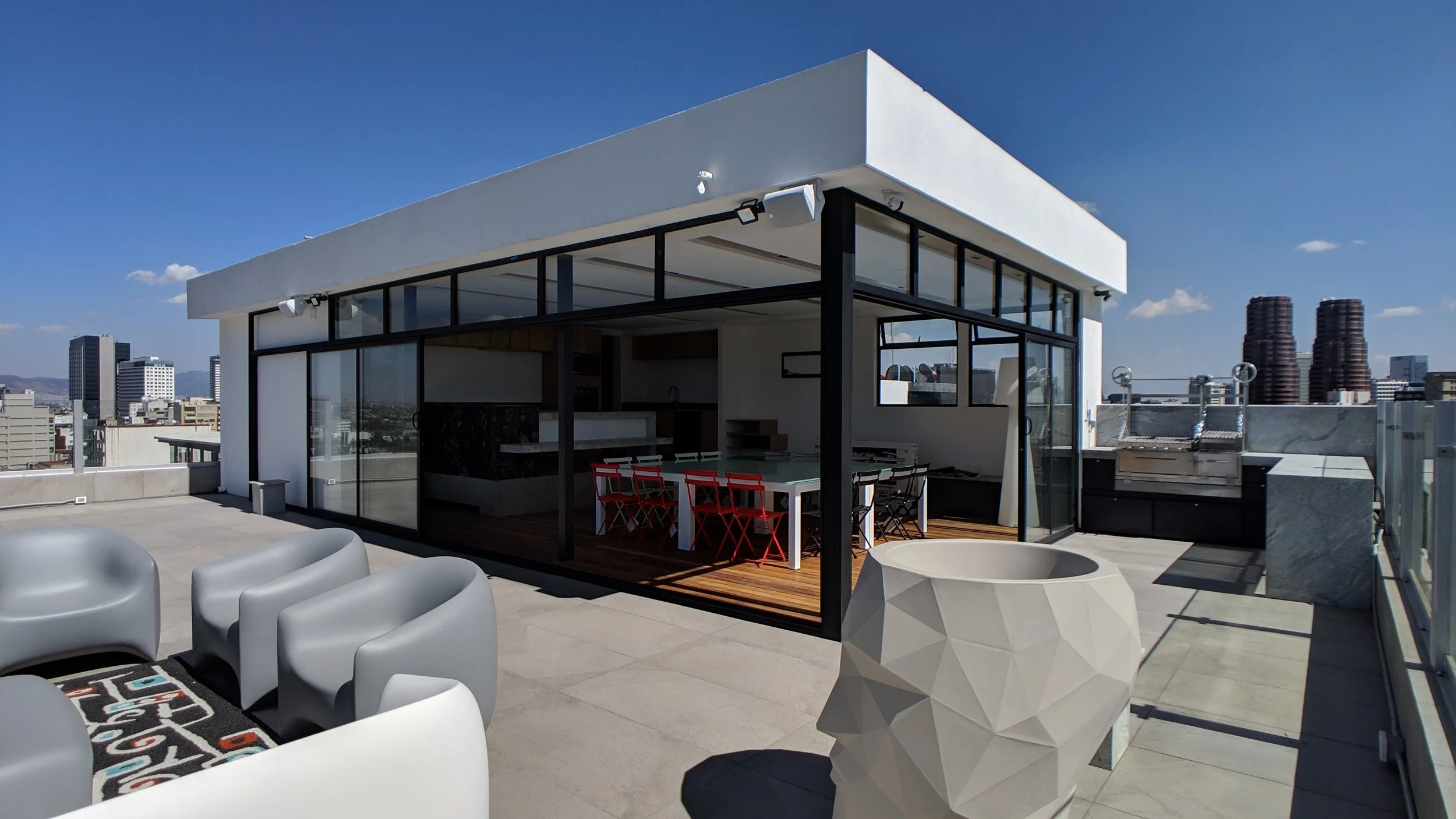 Exterior_02.jpg
