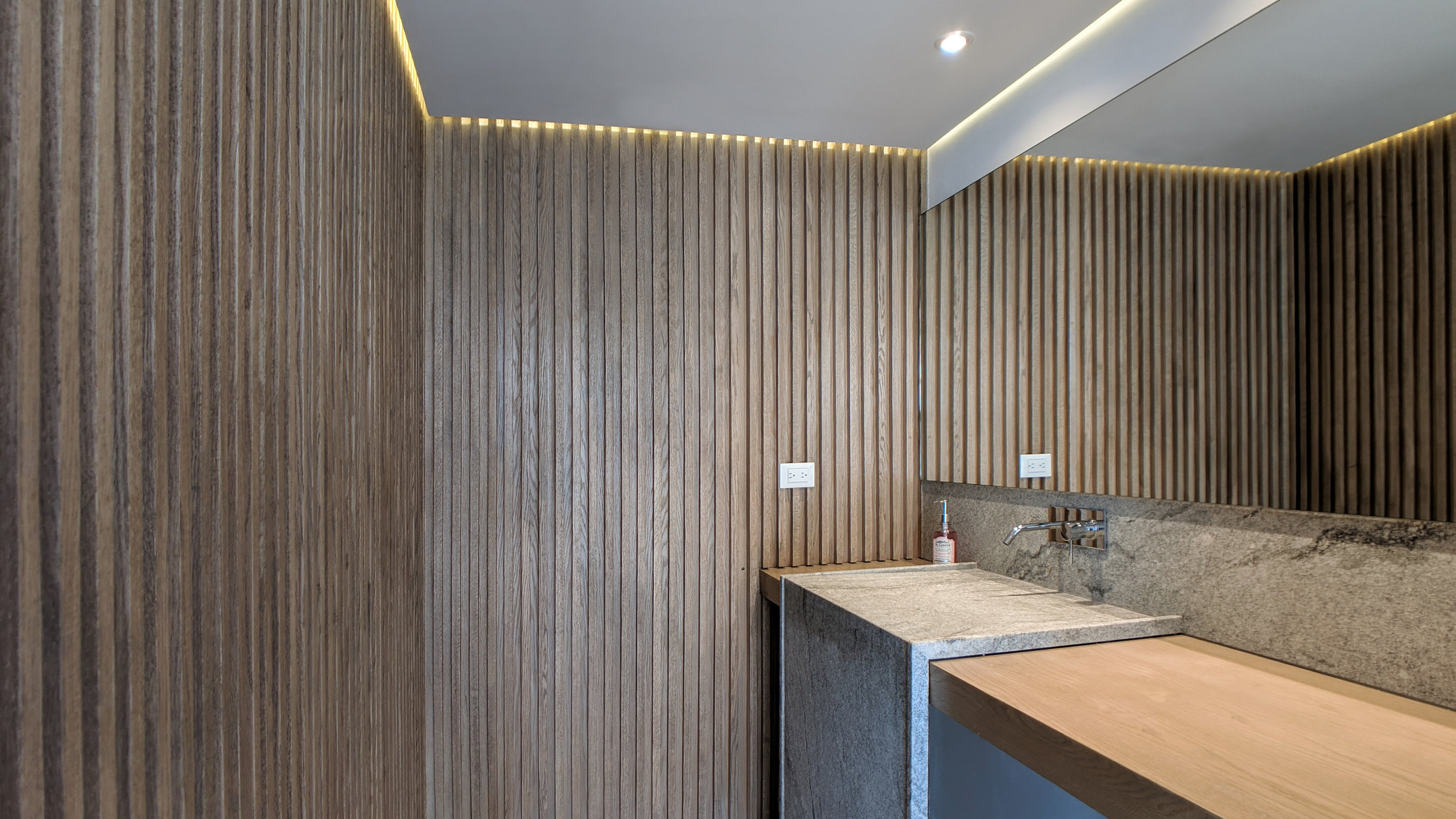 Restroom_01.jpg