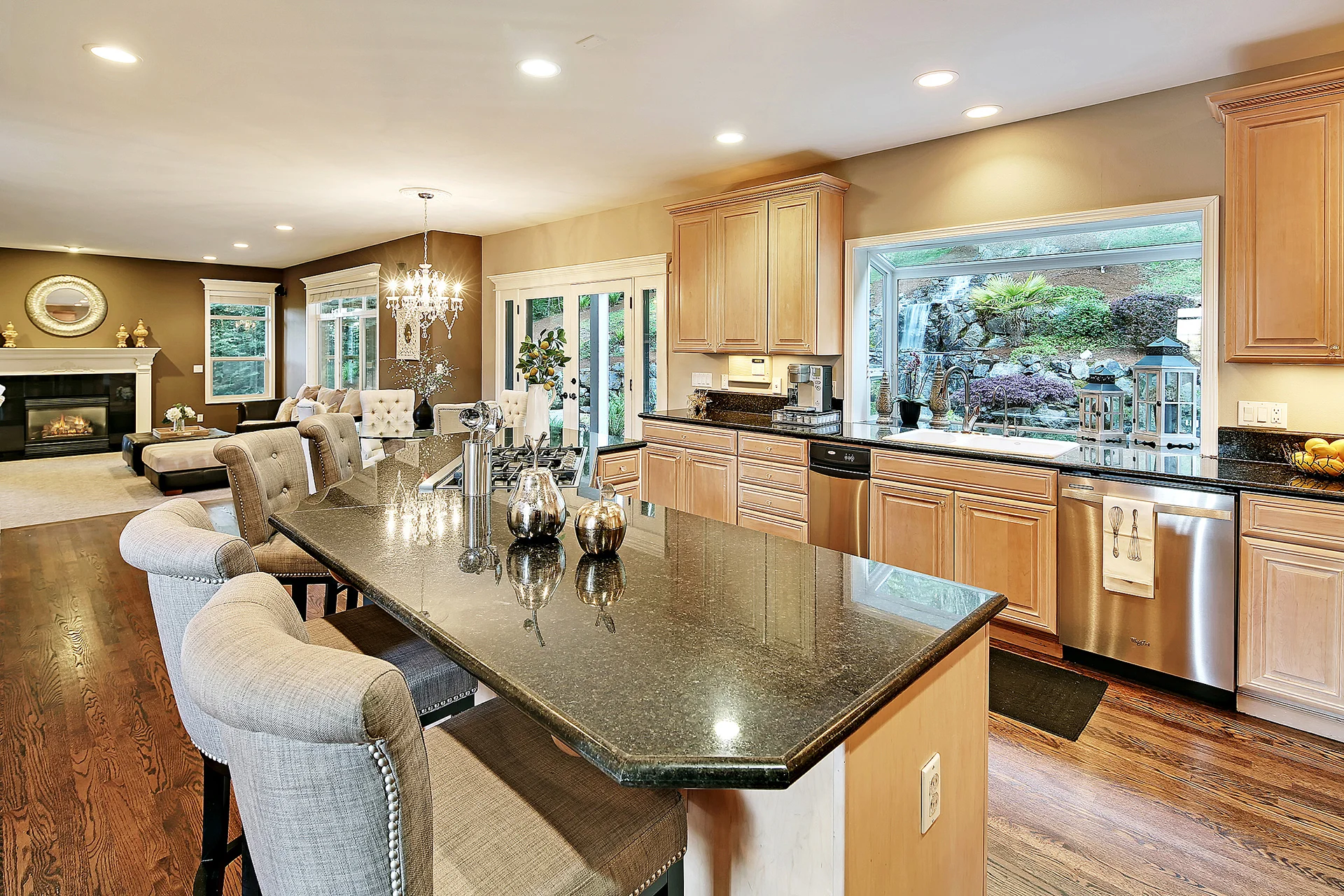 Kitchen1.jpg