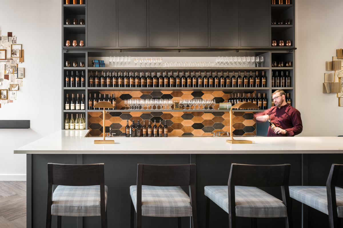 DuHamelArchitecture_BrowneFV_Bar.jpg
