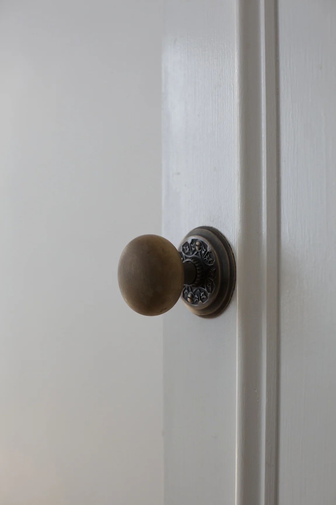 DuHamelArchitecture_BklynBrownstone_WoodKnob.jpg