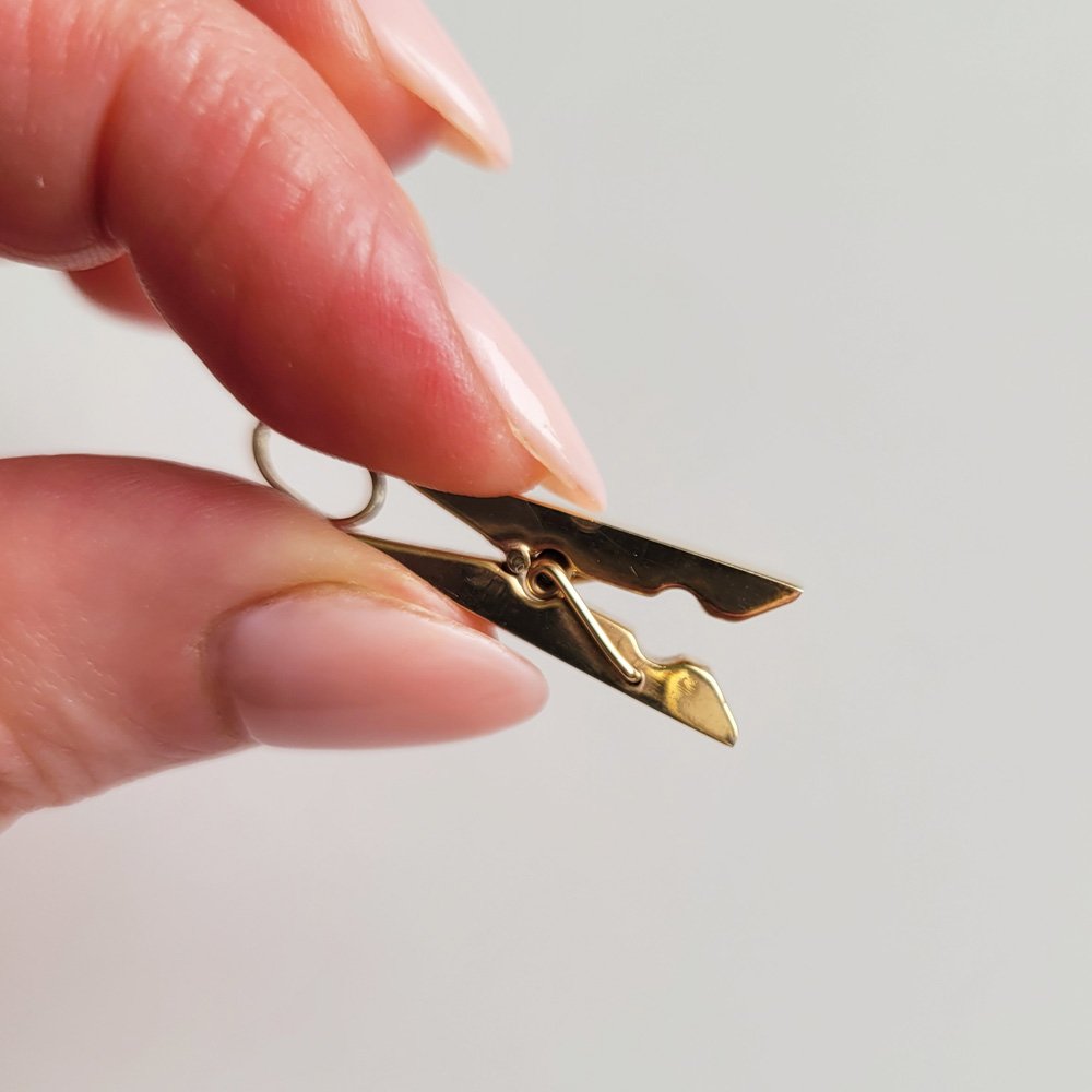 Vintage 9ct Gold Clothes Peg Pendant