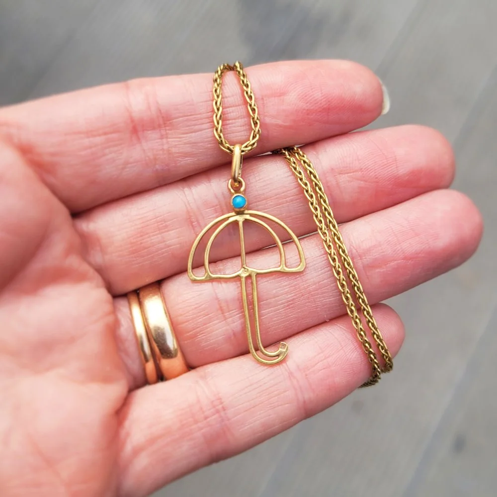 Vintage 18ct Gold Umbrella Pendant — Jewels Antiqua
