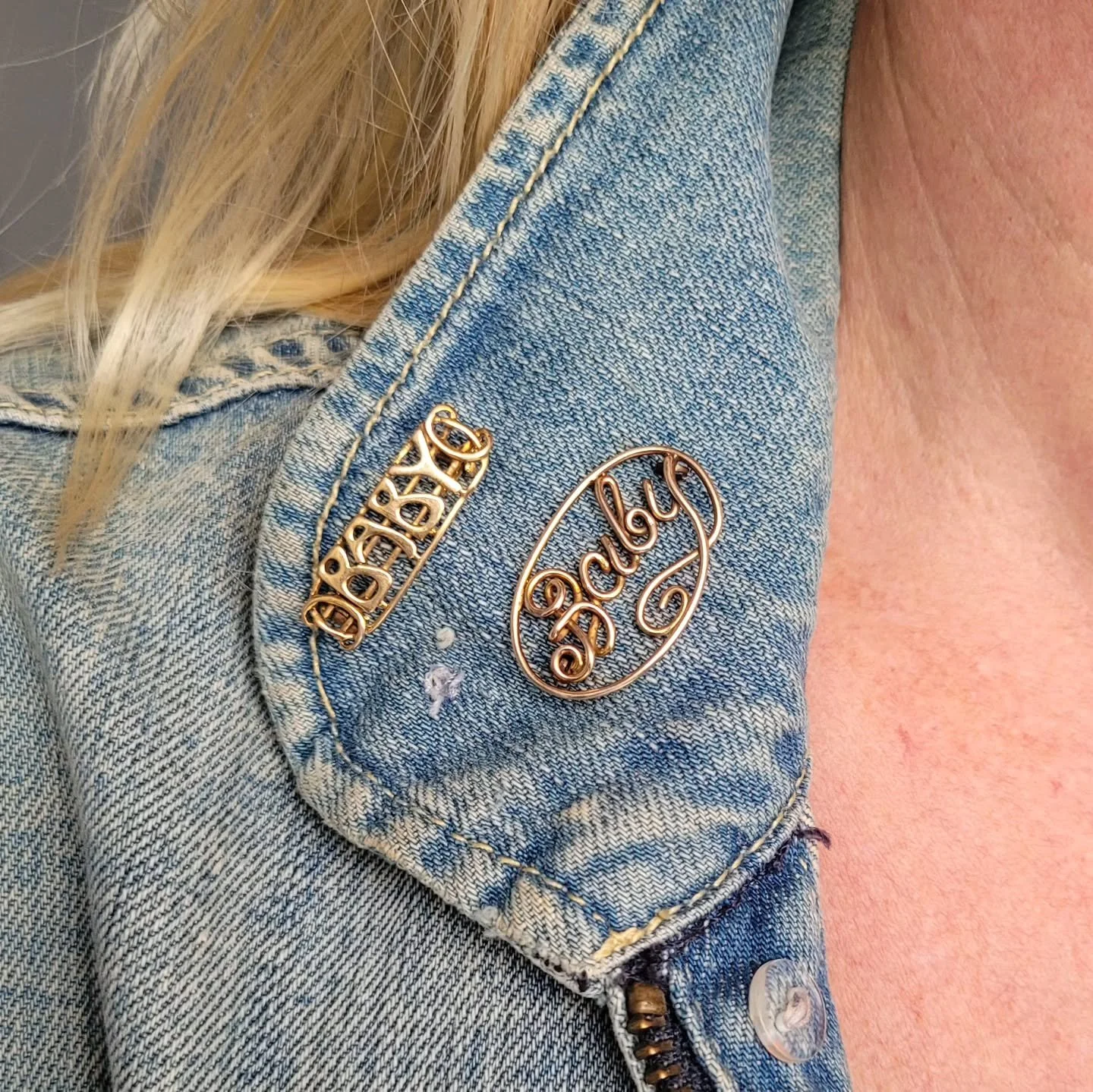 My girls sometimes get cross with me calling them 'Baby', and I hit them with the words of Mariah 'you will always be my baby' 😍. These divine little brooches aren't just for celebrating newborns (although they are obvs PERFECT for that). I call mos