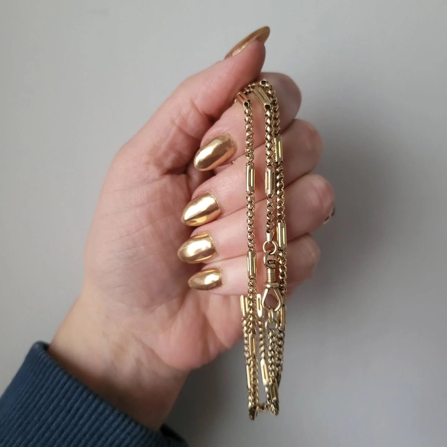 Just the most spesh chain. Never seen links quite like these before. Absolutely mint condition, this is one for the connessieurs for sure! Now available. 

#oldgold #shesofancy #jewelsantiqua